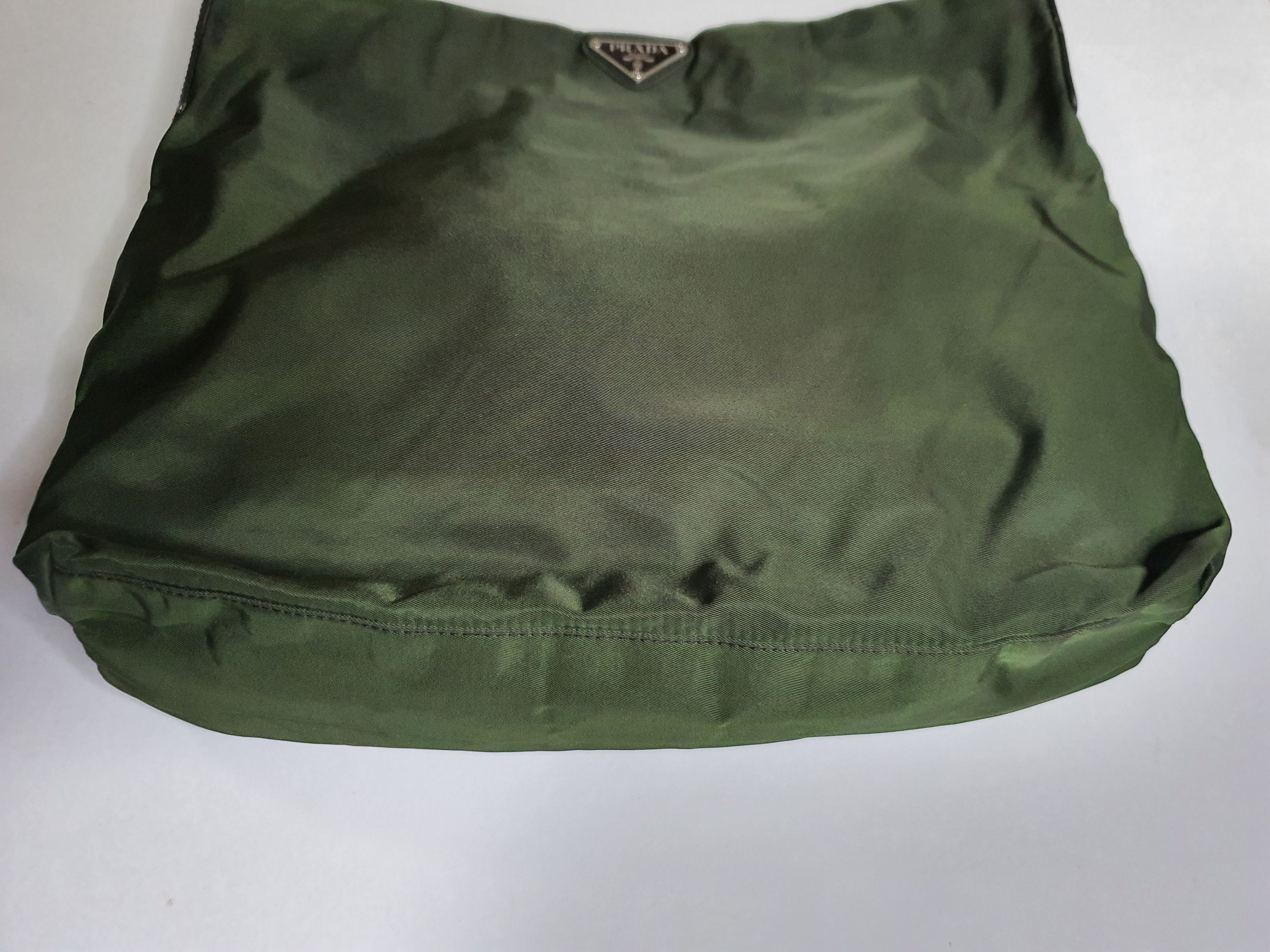 Prada Prada Nylon Dark Green Sling Bag. Size ONE SIZE - 7 Thumbnail