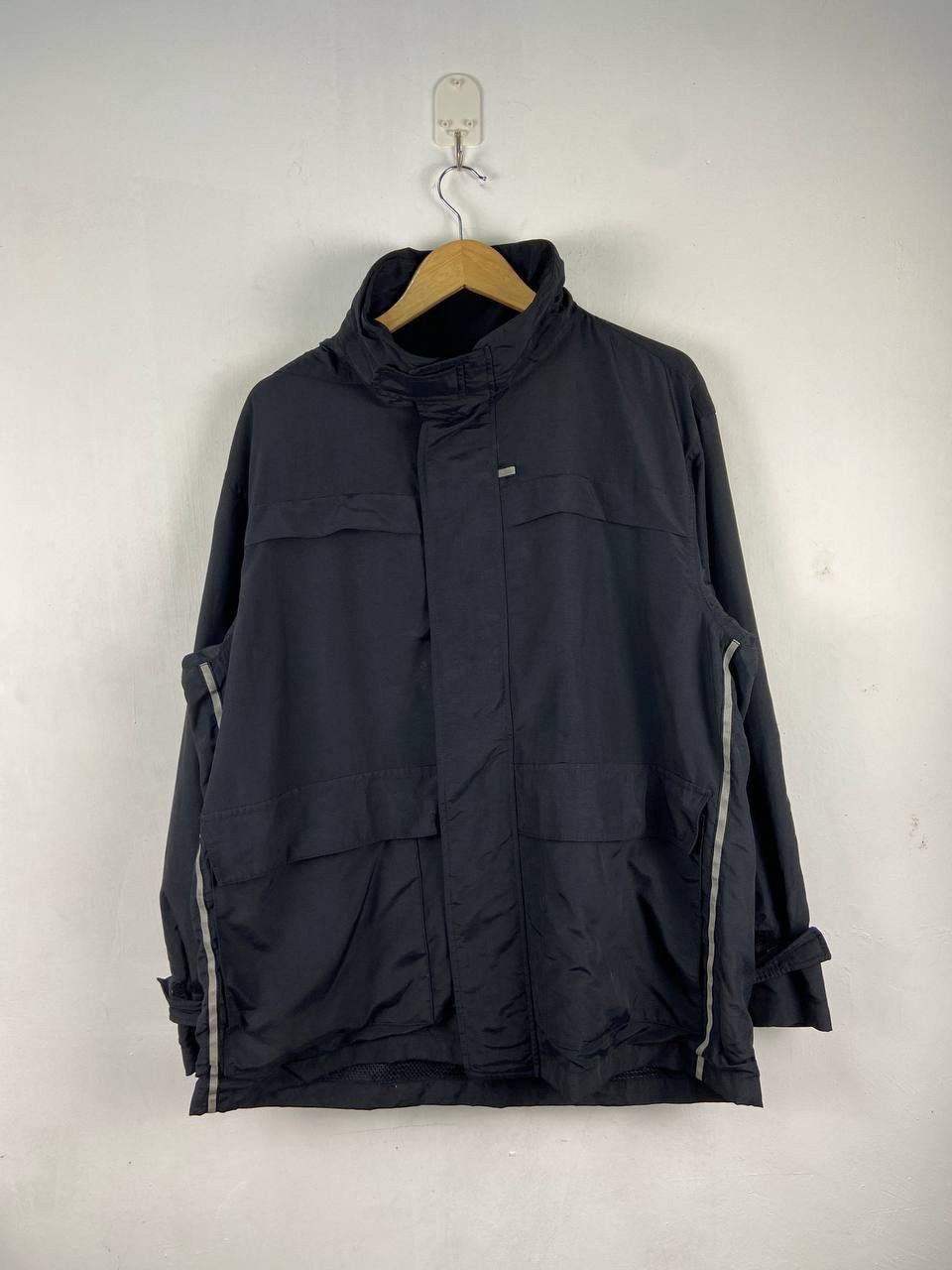 Designer × Jun Takahashi × Vintage Vintage Jun Men Gorpcore Windbreaker Hoodie Light Jacket Size US L / EU 52-54 / 3 - 2 Thumbnail