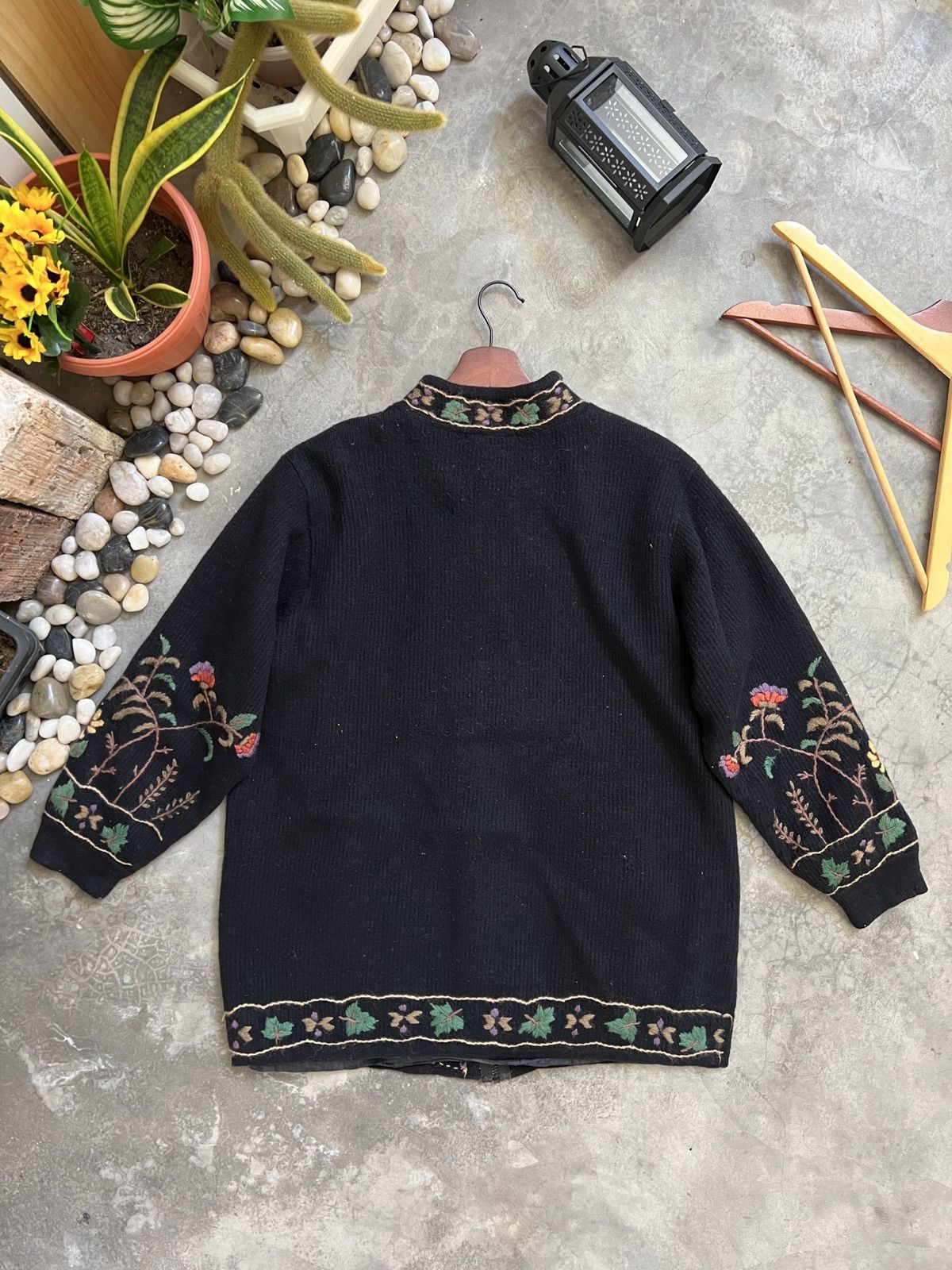 Vintage VINTAGE 🖤 Japanese Wool Quilted Cardigan Flower Embroidery Size US M / EU 48-50 / 2 - 6 Thumbnail