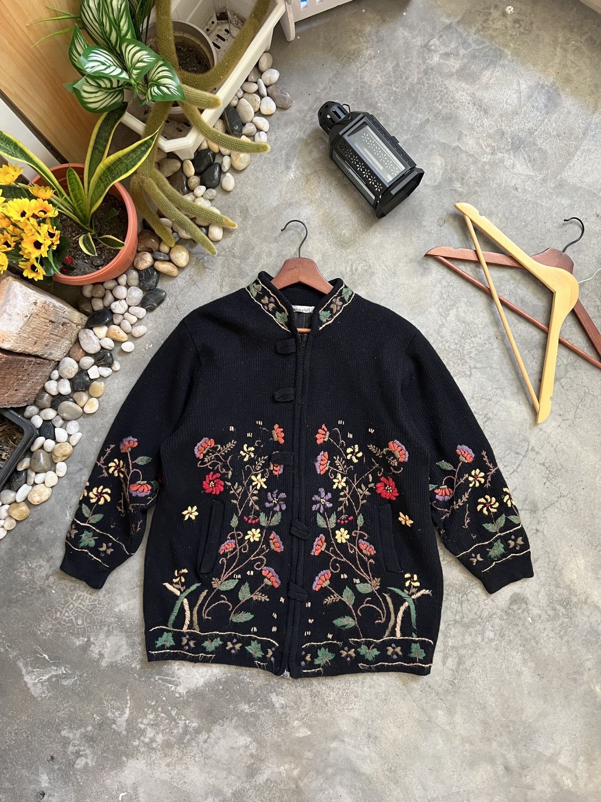 Vintage VINTAGE 🖤 Japanese Wool Quilted Cardigan Flower Embroidery Size US M / EU 48-50 / 2 - 1 Thumbnail
