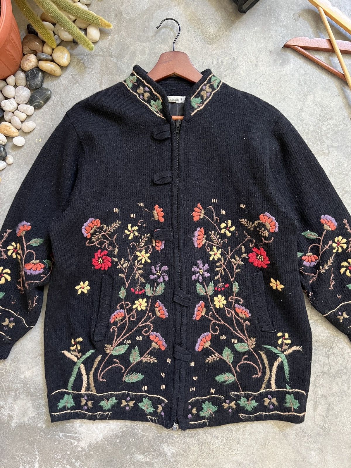 Vintage VINTAGE 🖤 Japanese Wool Quilted Cardigan Flower Embroidery Size US M / EU 48-50 / 2 - 2 Thumbnail