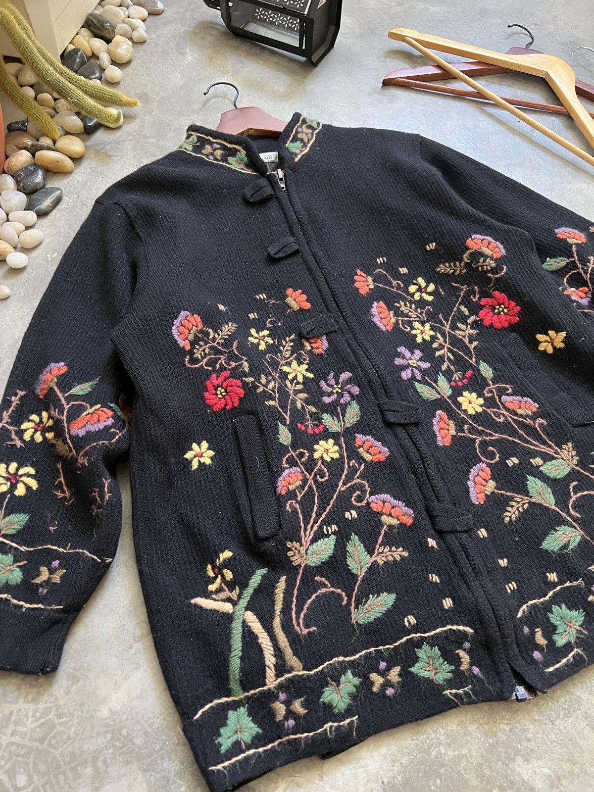 Vintage VINTAGE 🖤 Japanese Wool Quilted Cardigan Flower Embroidery Size US M / EU 48-50 / 2 - 5 Thumbnail