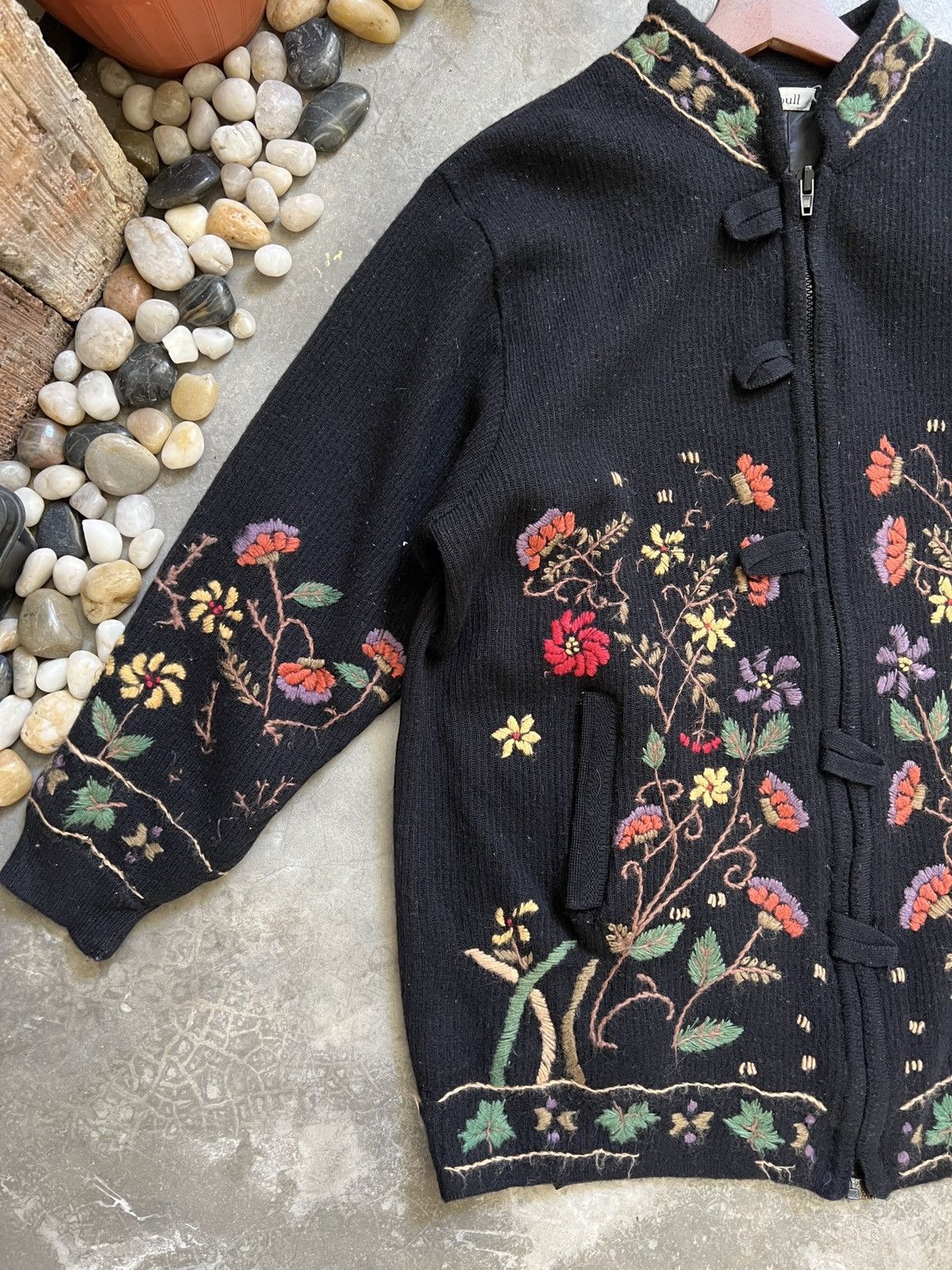 Vintage VINTAGE 🖤 Japanese Wool Quilted Cardigan Flower Embroidery Size US M / EU 48-50 / 2 - 12 Thumbnail