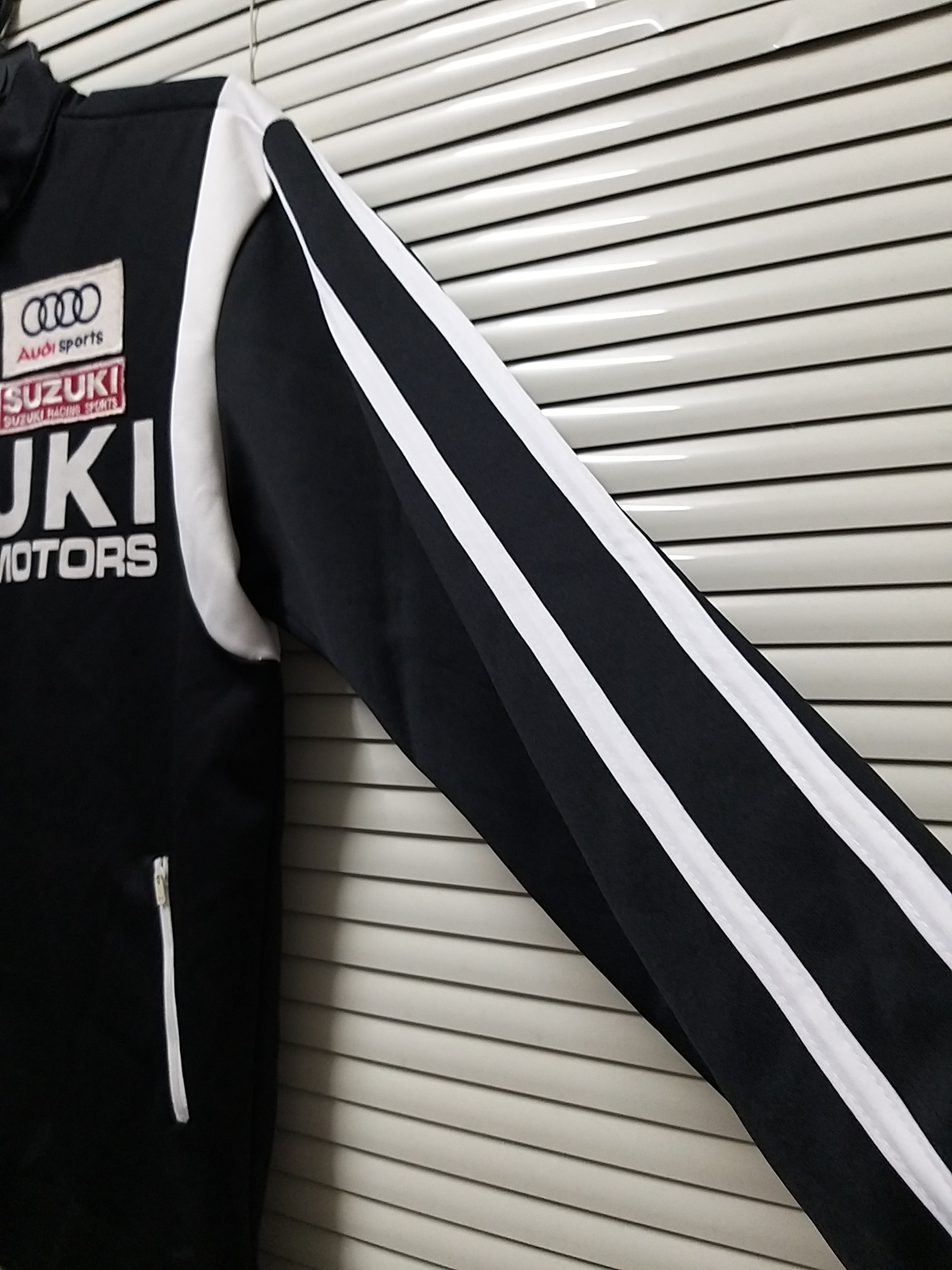 Sports Specialties VINTAGE SUZUKI MOTORS F1 GRANDPRIX ZIPPER JACKET Size US L / EU 52-54 / 3 - 6 Thumbnail