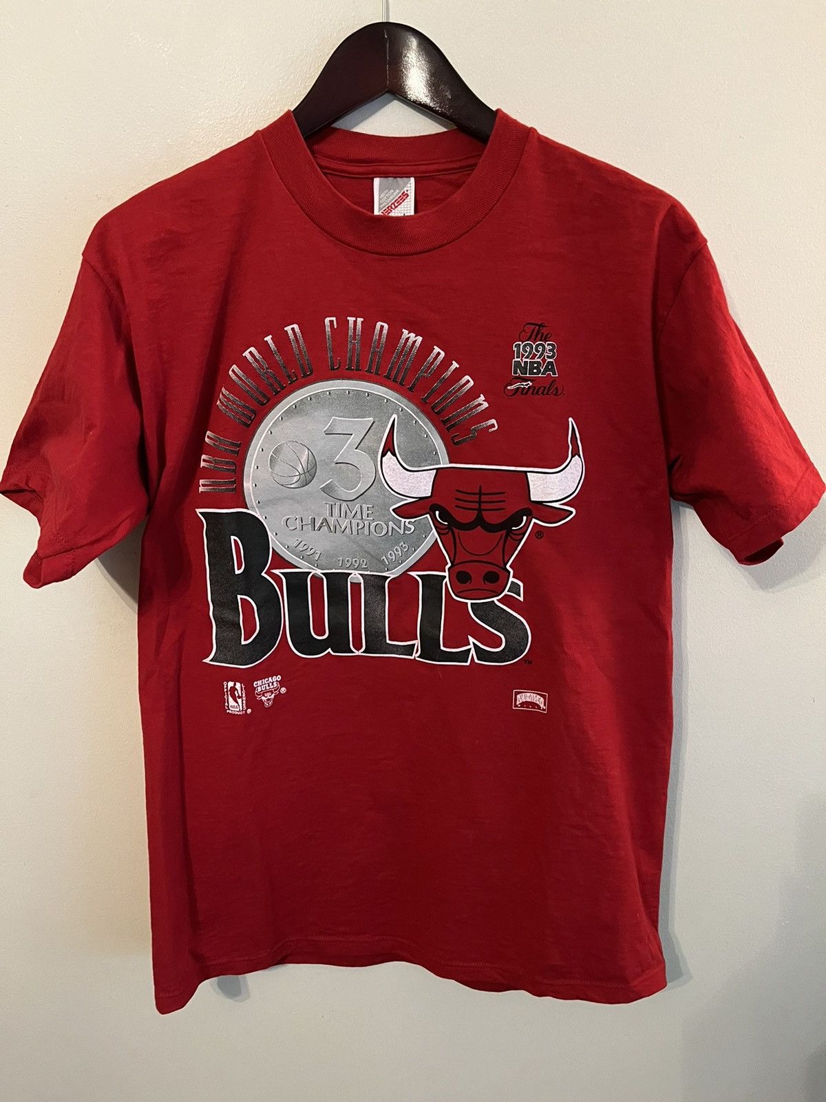 Vintage Vintage Bulls 1993 3 Peat Champions Shirt Size US L / EU 52-54 / 3 - 1 Thumbnail