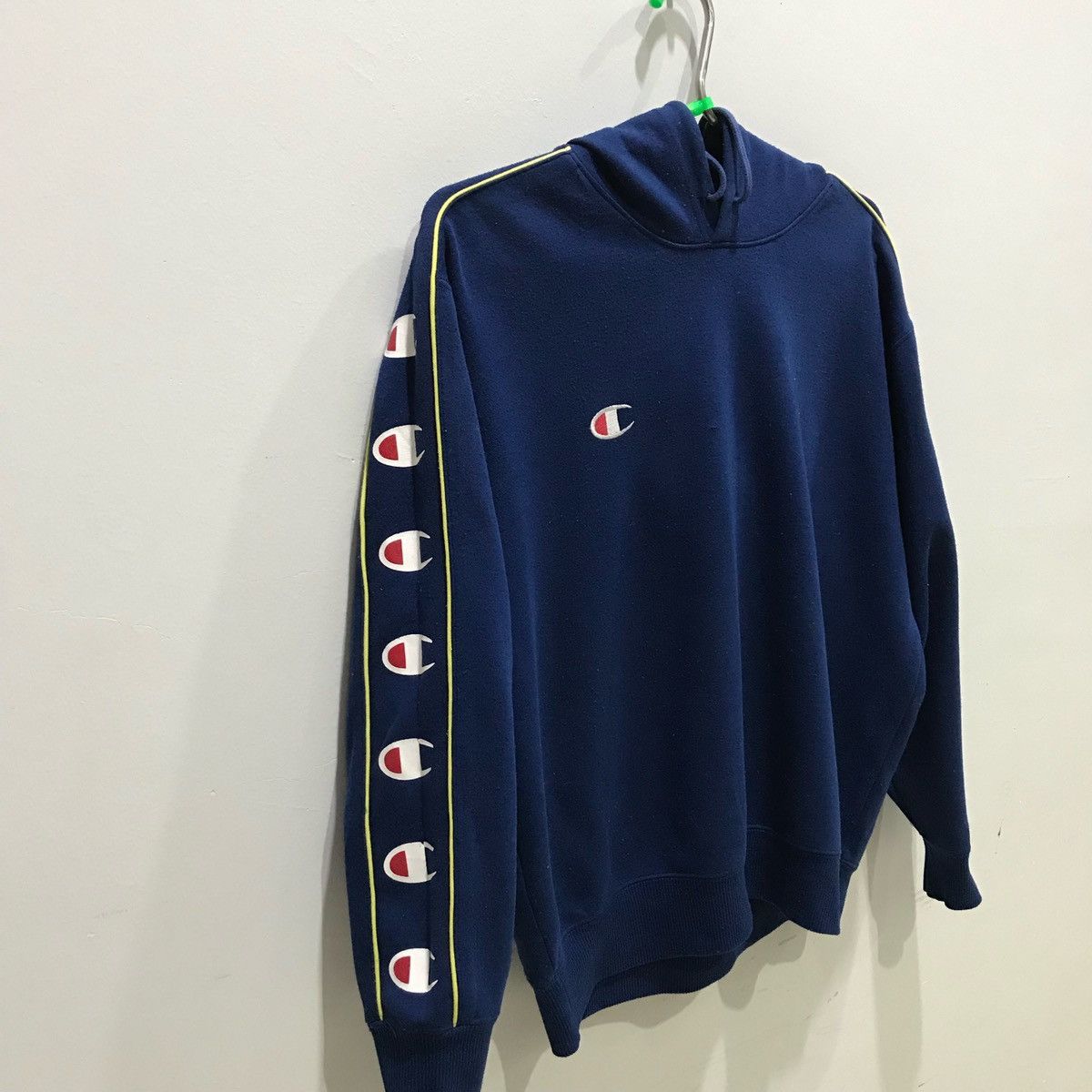 Champion × Japanese Brand × Vintage CHAMPION Hoodie Size 150 Fits M Size US M / EU 48-50 / 2 - 7 Thumbnail