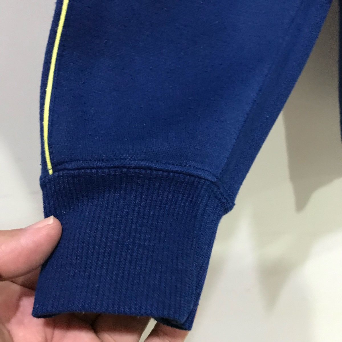 Champion × Japanese Brand × Vintage CHAMPION Hoodie Size 150 Fits M Size US M / EU 48-50 / 2 - 5 Thumbnail