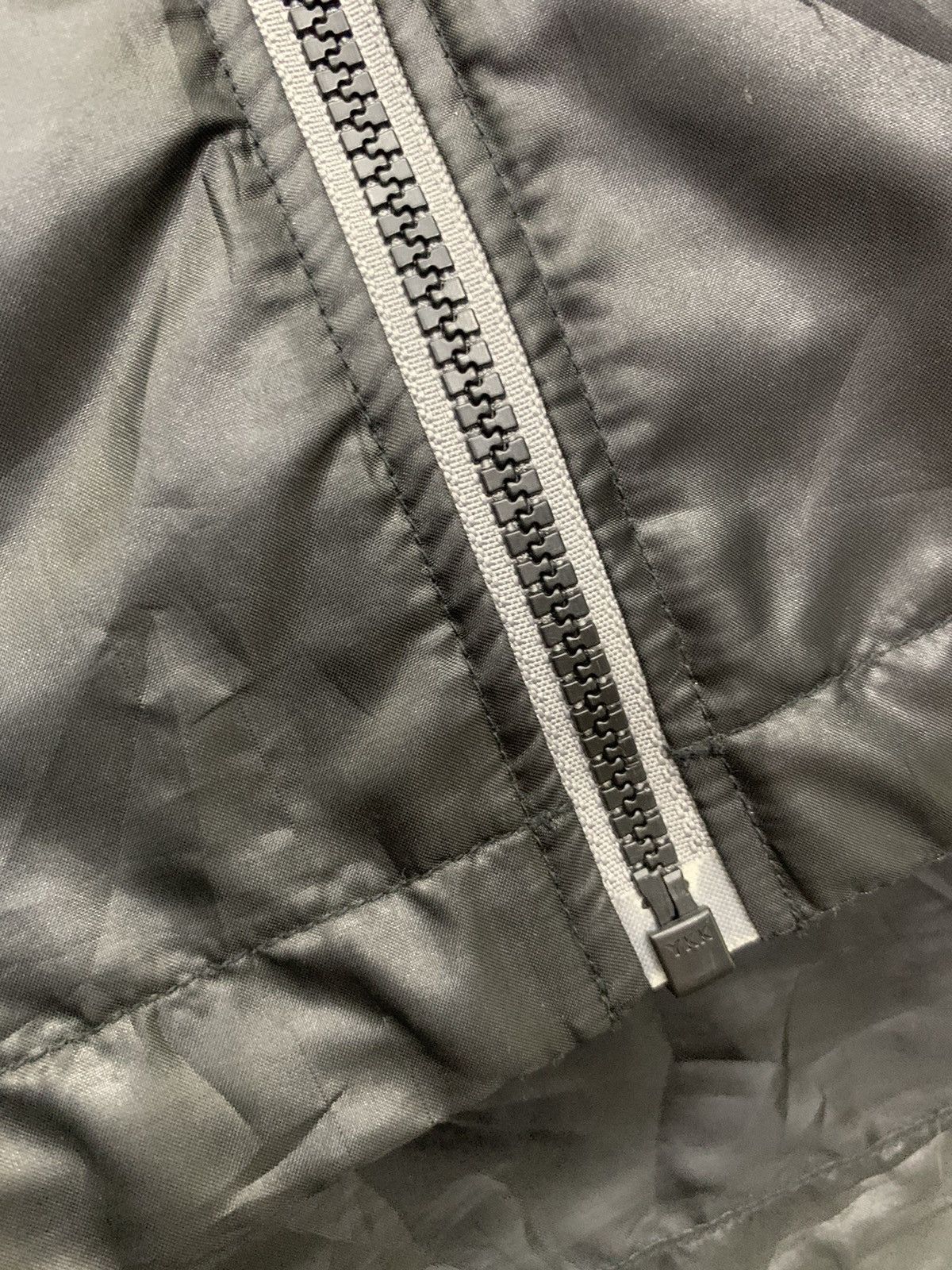 Uniqlo Uniqlo Light Jacket Running/ Outdoor/ Hiking Size US XL / EU 56 / 4 - 4 Thumbnail