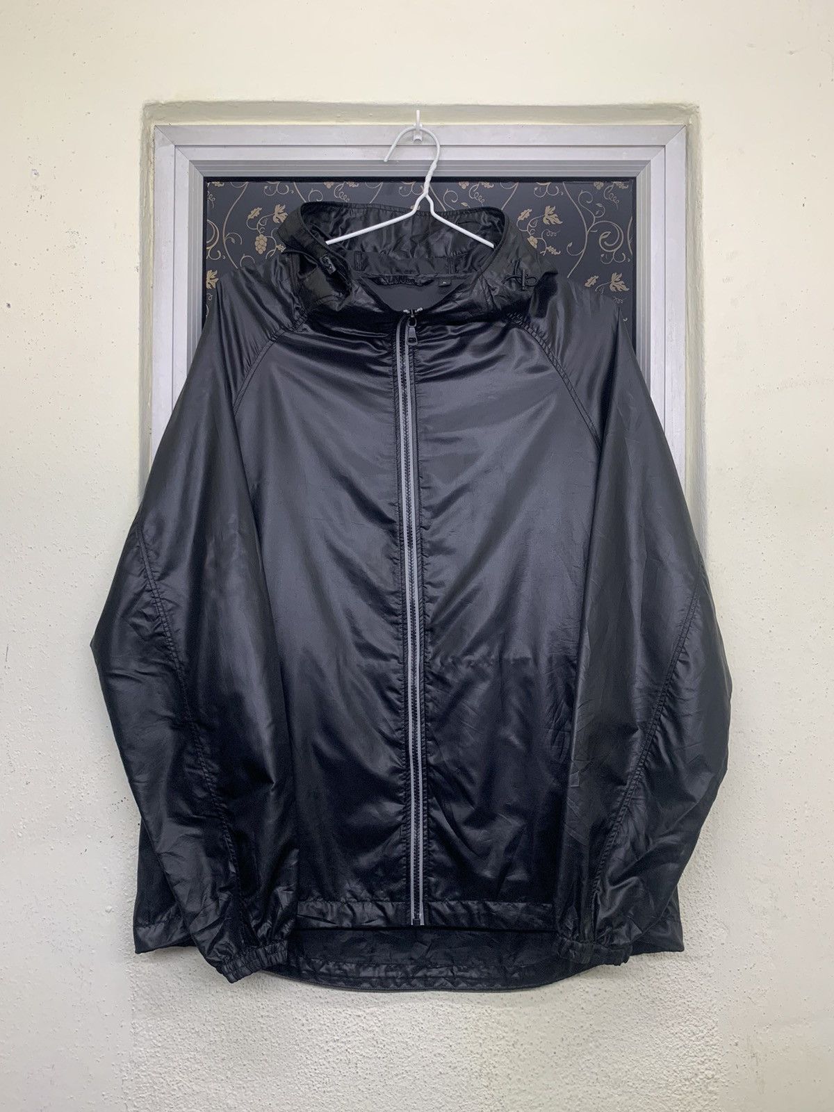 Uniqlo Uniqlo Light Jacket Running/ Outdoor/ Hiking Size US XL / EU 56 / 4 - 1 Thumbnail