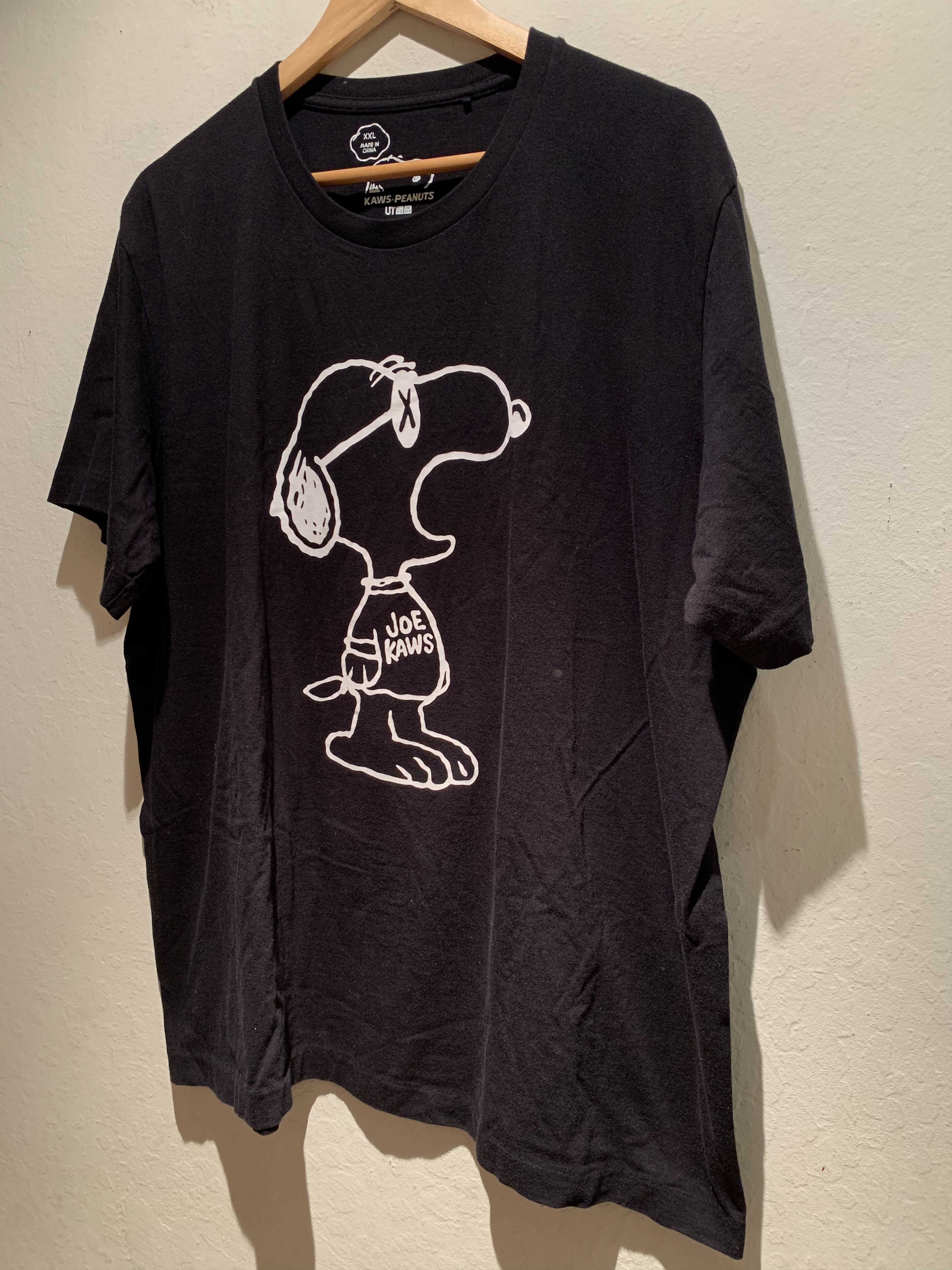 image of Kaws x Peanuts Uniqlo Snoopy Joe T-Shirt - in Black/White, Men's (Size 2XL)