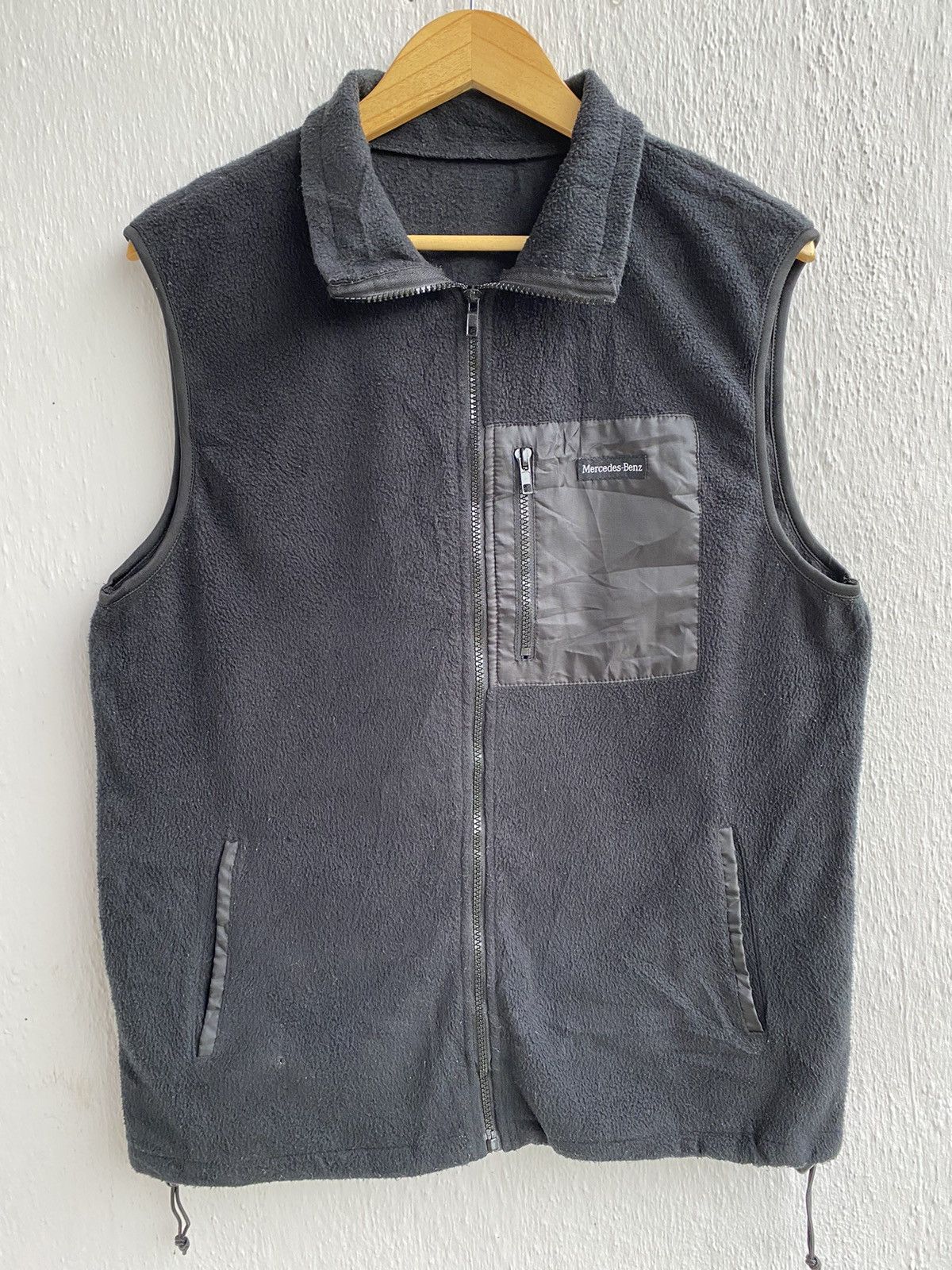 Mercedes-Benz Mercedes Benz Winter Racing Vest With Adjuster Size US L / EU 52-54 / 3 - 1 Thumbnail