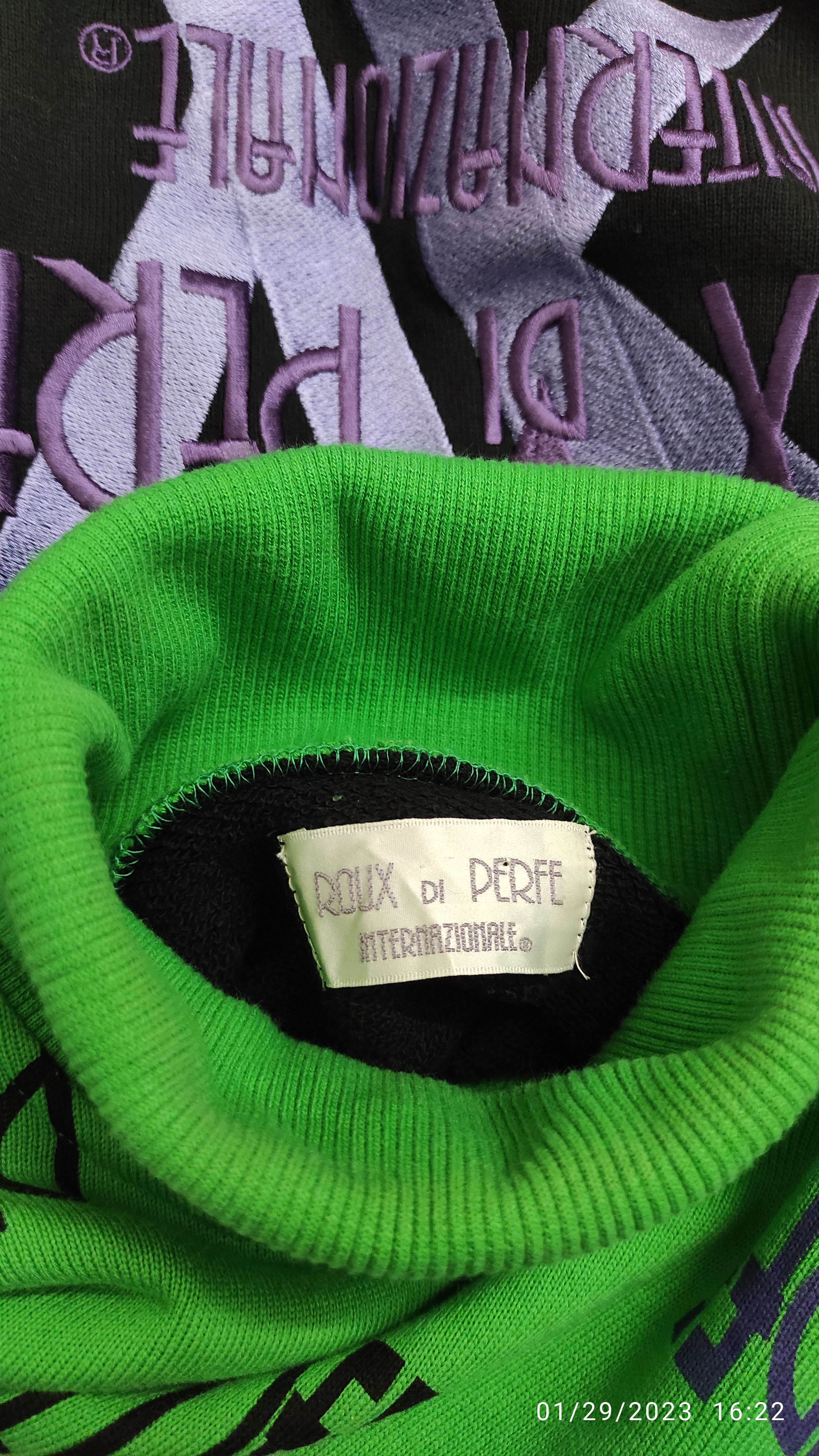 Designer ROUX DI PERFE INTERNAZIONALE raglan turtle neck sweatshirt Size US S / EU 44-46 / 1 - 6 Thumbnail