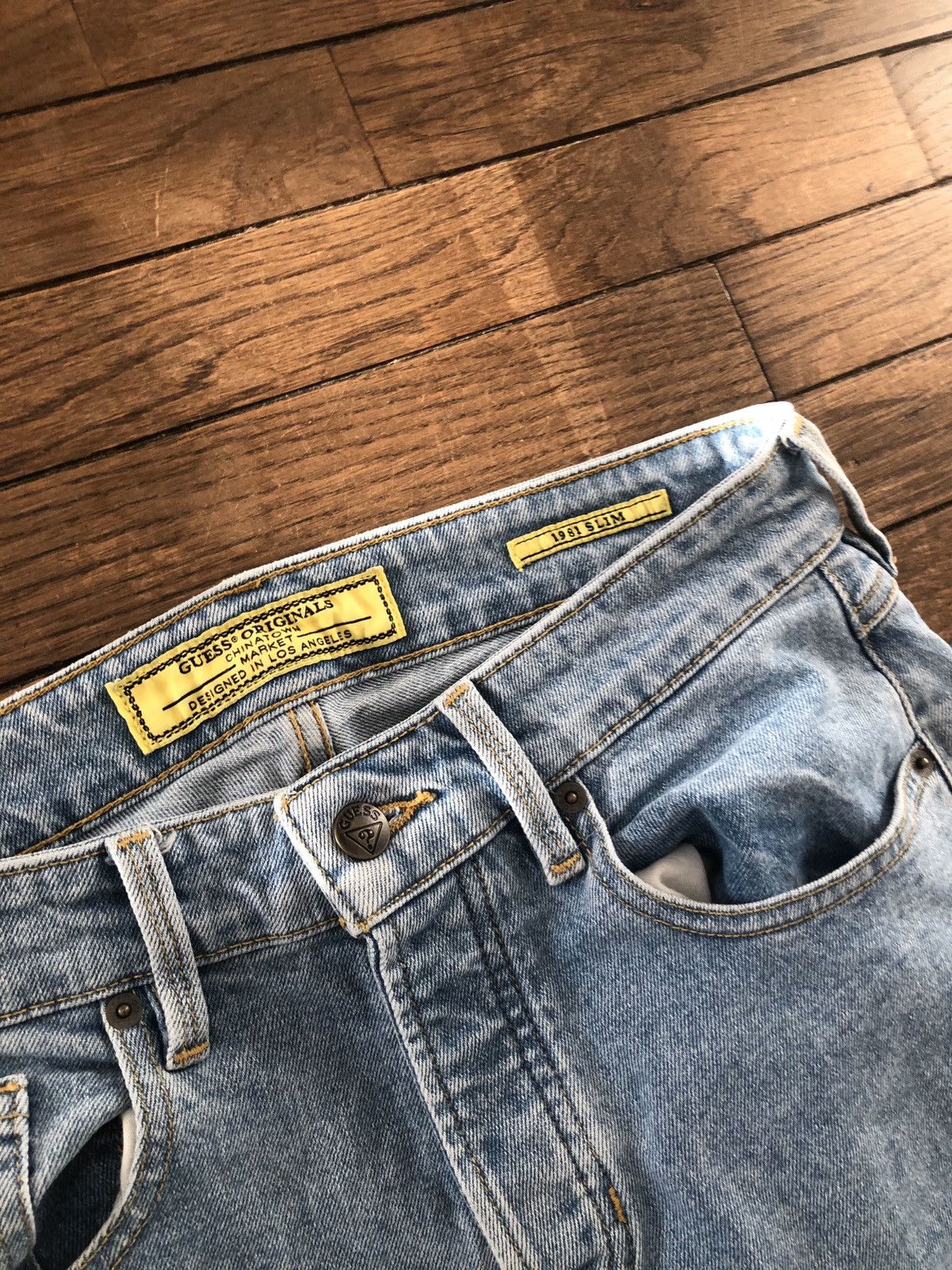 Guess × Market Chinatown Market x Guess Ripped Smiley Face Denim Size US 30 / EU 46 - 3 Thumbnail