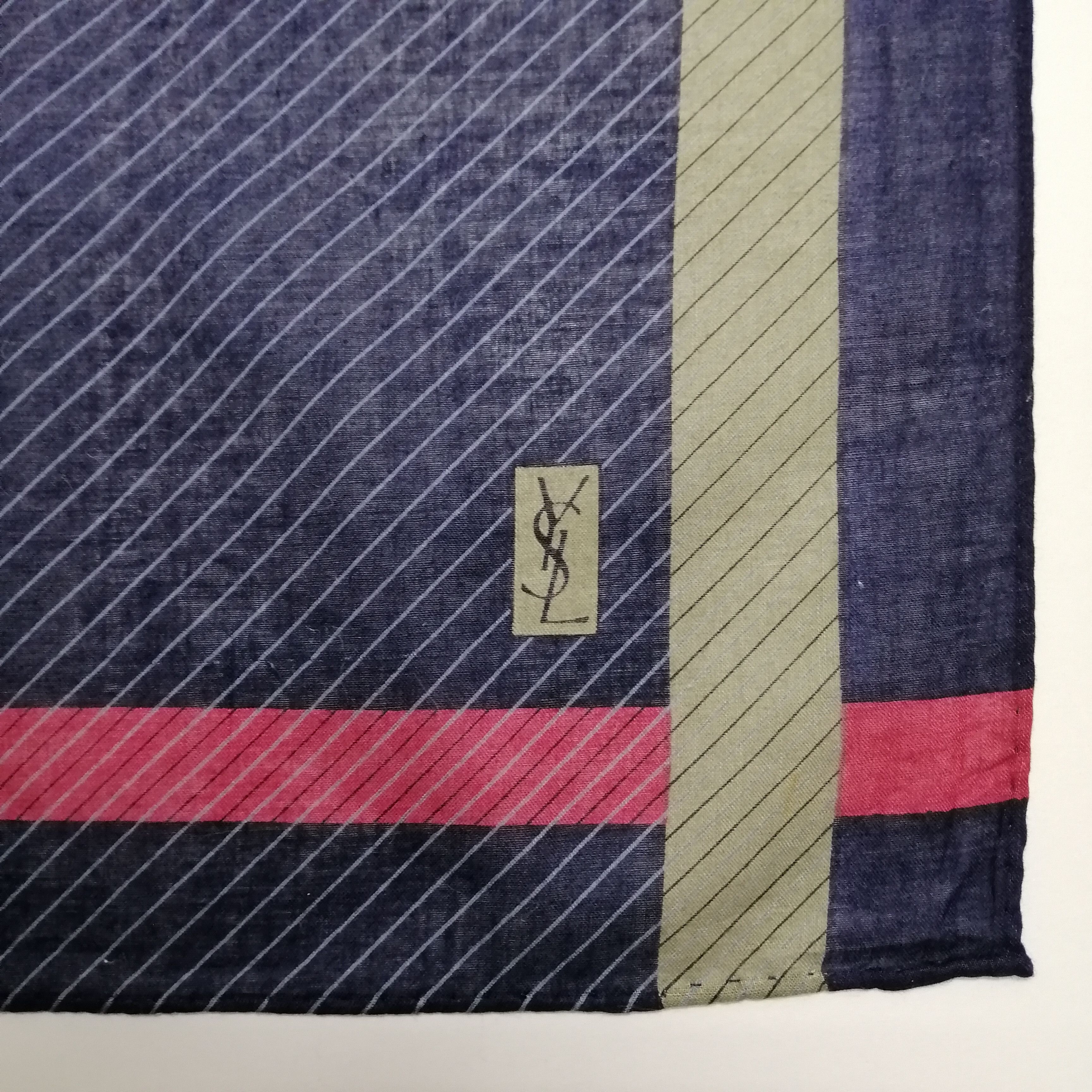 Vintage × Yves Saint Laurent Yves Saint Laurent Handkerchief/Neckerchief/Bandana-KD1122 Size ONE SIZE - 3 Thumbnail