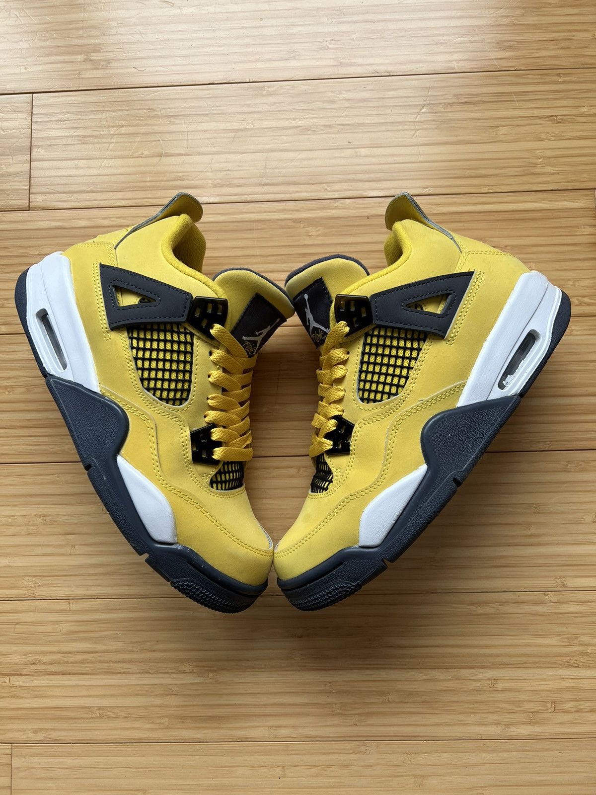 Air Jordan 4 Retro Lightning ⚡️