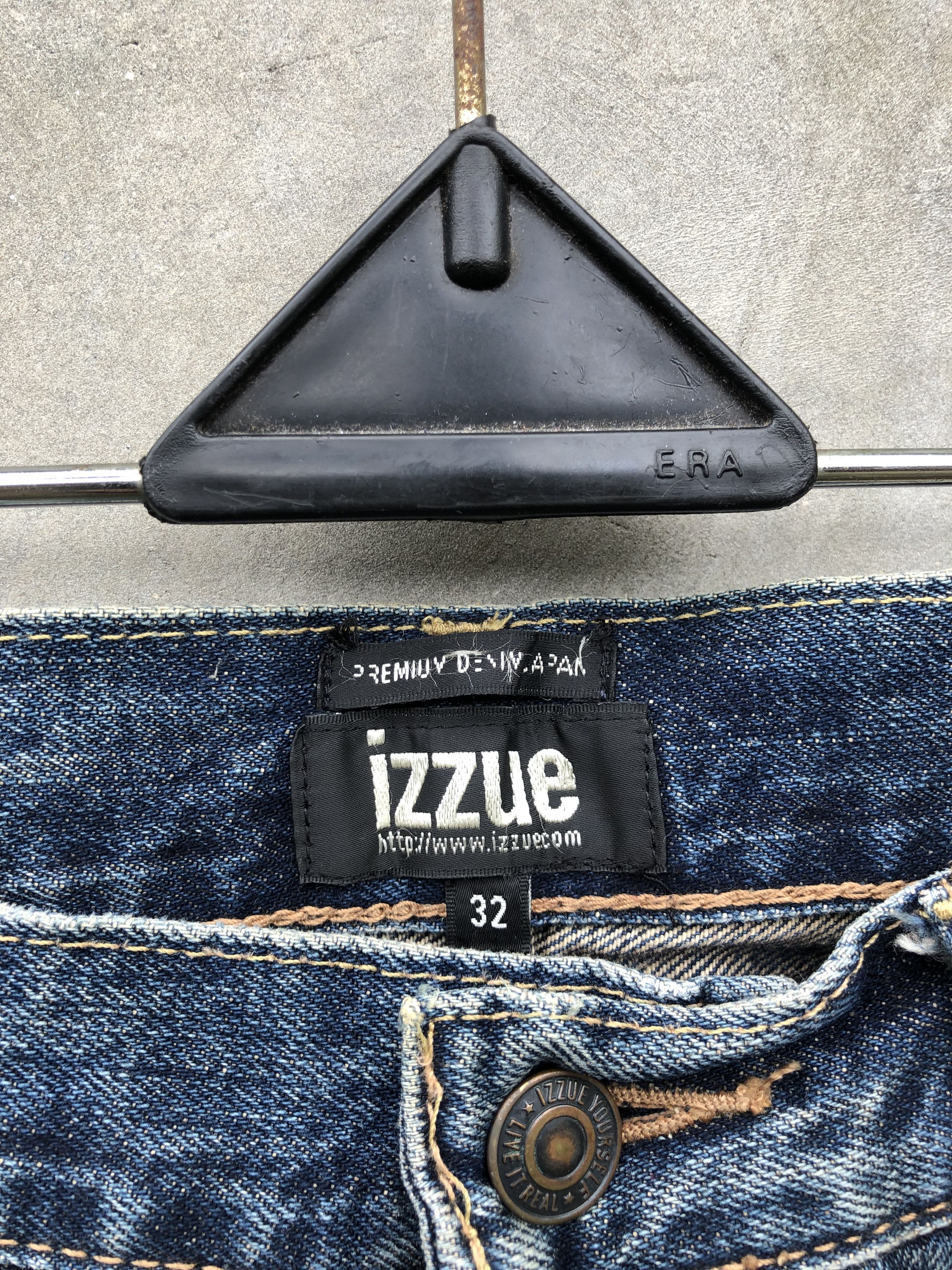 Izzue distressed denim