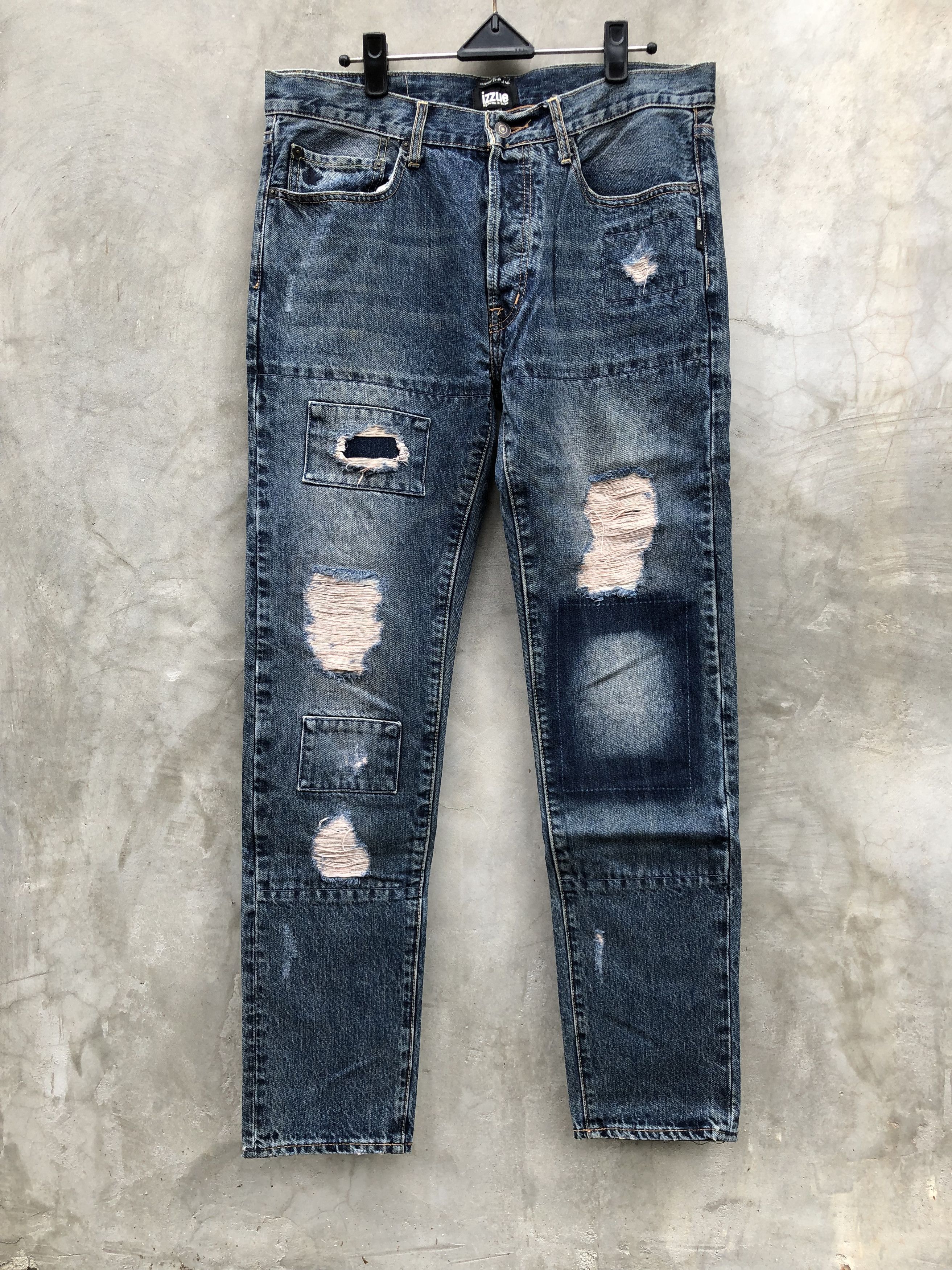Izzue distressed denim