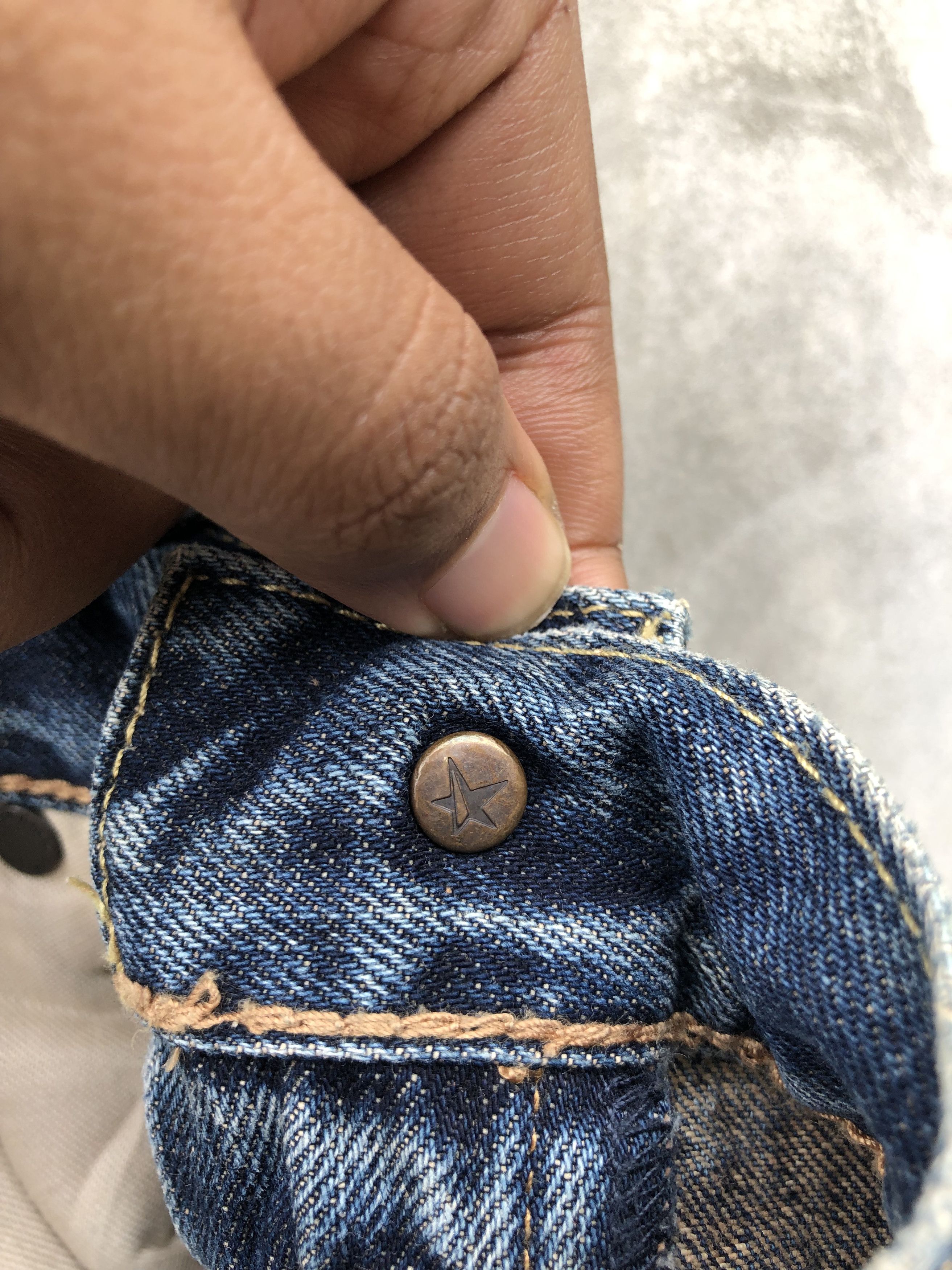 Izzue distressed denim