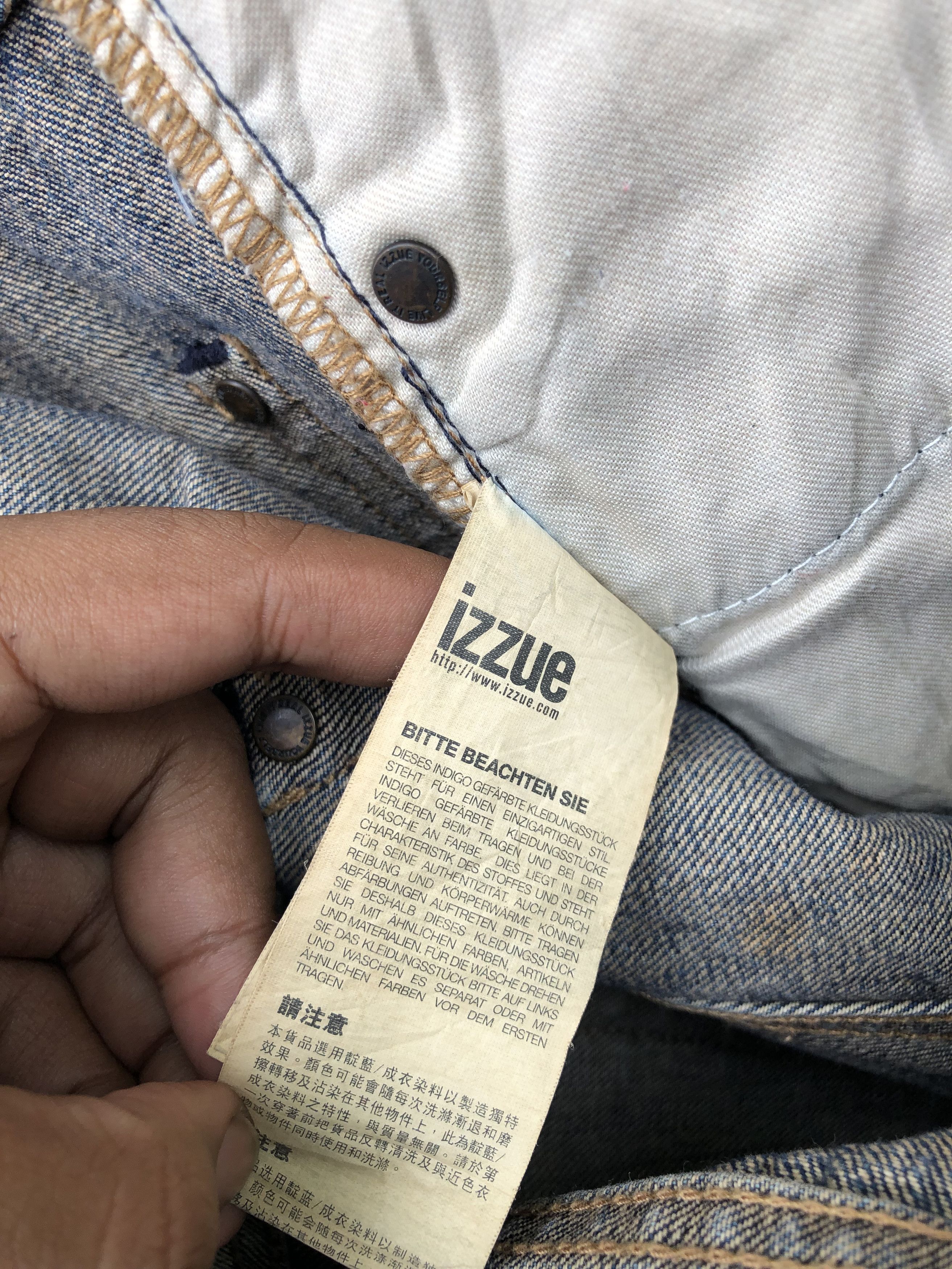 Izzue distressed denim