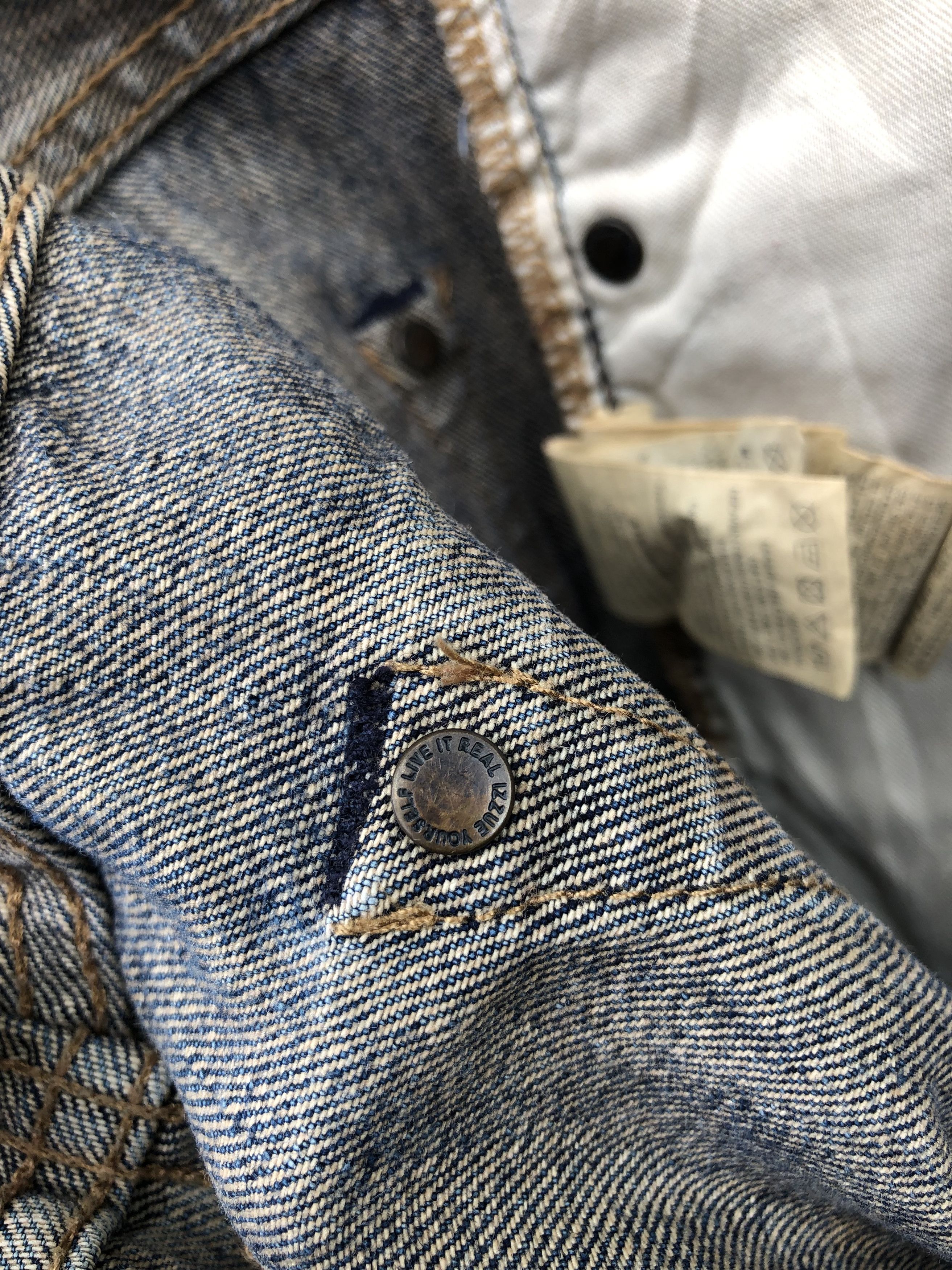 Izzue distressed denim