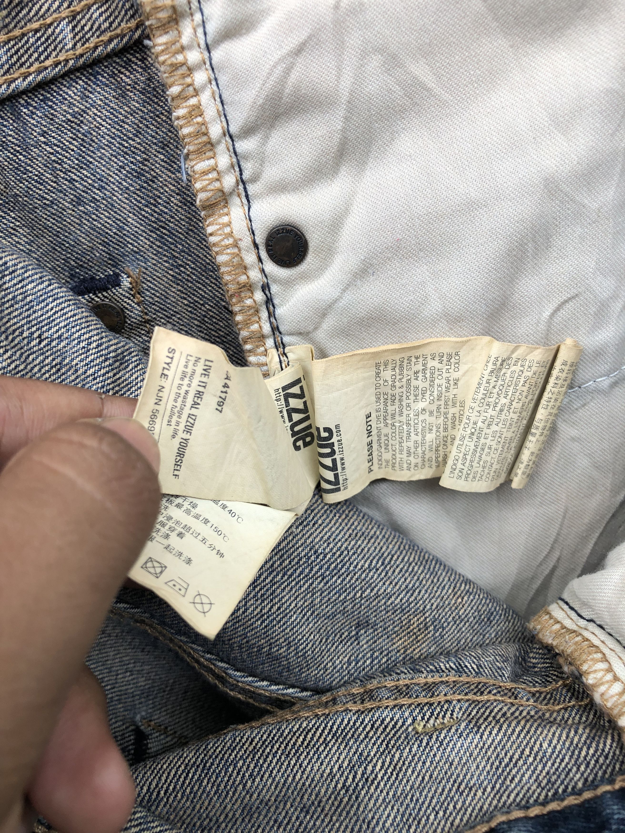 Izzue distressed denim