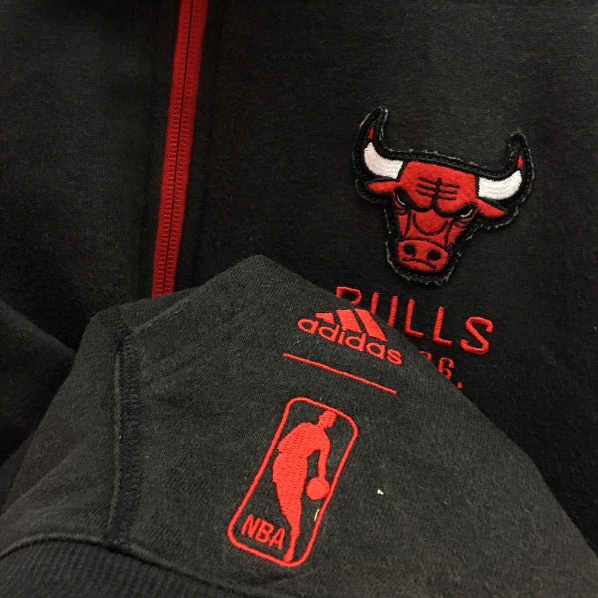 Adidas × NBA × Sports Specialties Adidas Chicago Bulls Hoodie Size US S / EU 44-46 / 1 - 9 Thumbnail