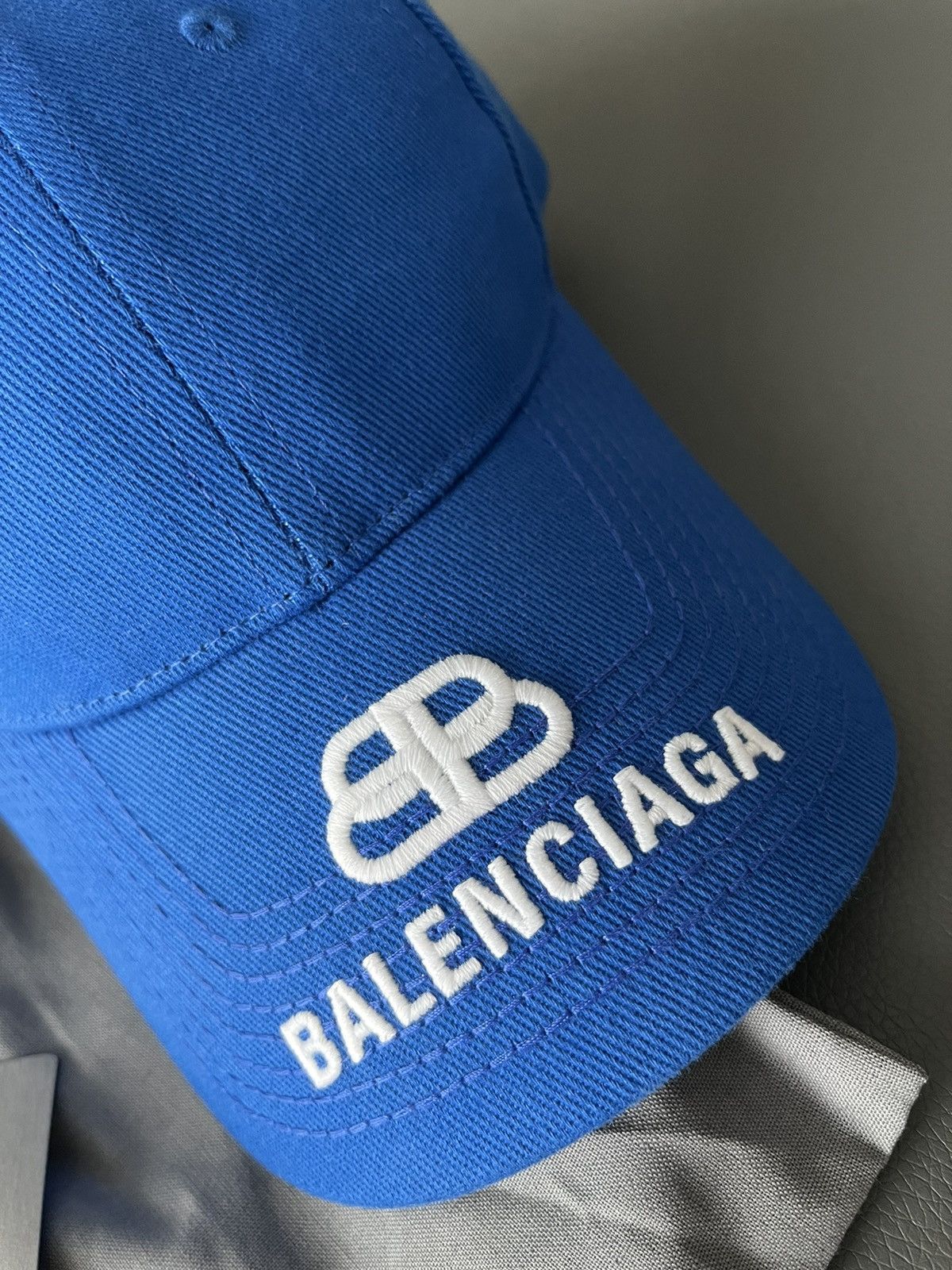 Balenciaga Runway Brand New Classic Logo Balenciaga Hat Limited Size ONE SIZE - 3 Thumbnail