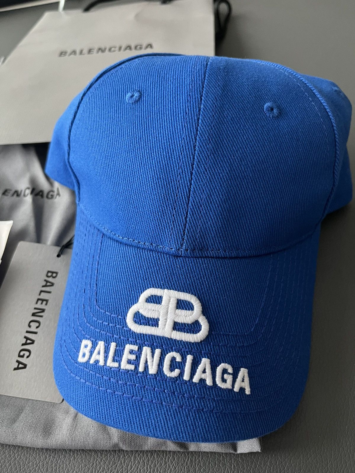 Balenciaga Runway Brand New Classic Logo Balenciaga Hat Limited Size ONE SIZE - 2 Thumbnail