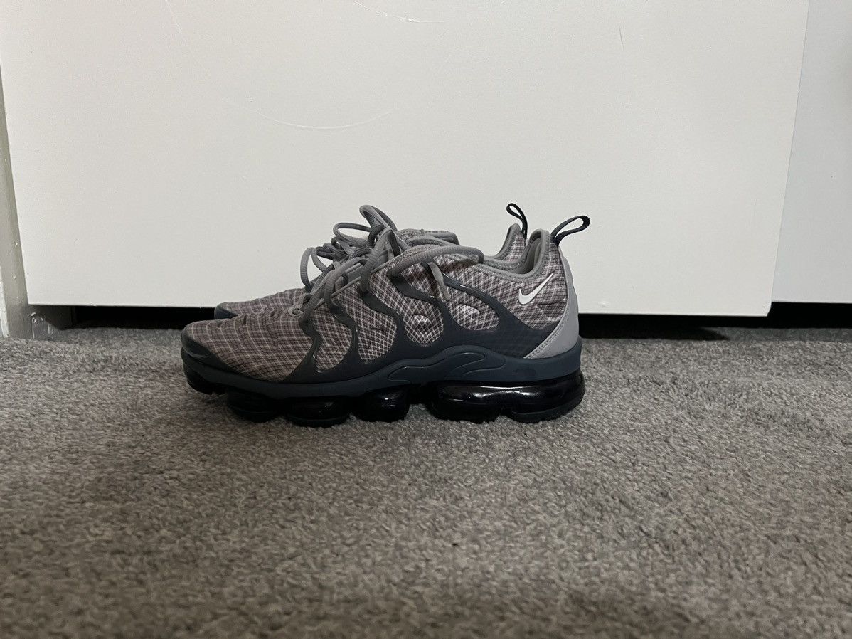 Nike Grey Vapormax Plus Size US 10 / EU 43 - 1 Thumbnail