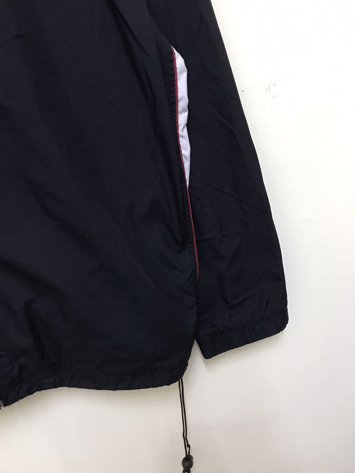 Nike Vintage Nike Swoosh Windbreaker Light Jacket Size US L / EU 52-54 / 3 - 6 Thumbnail