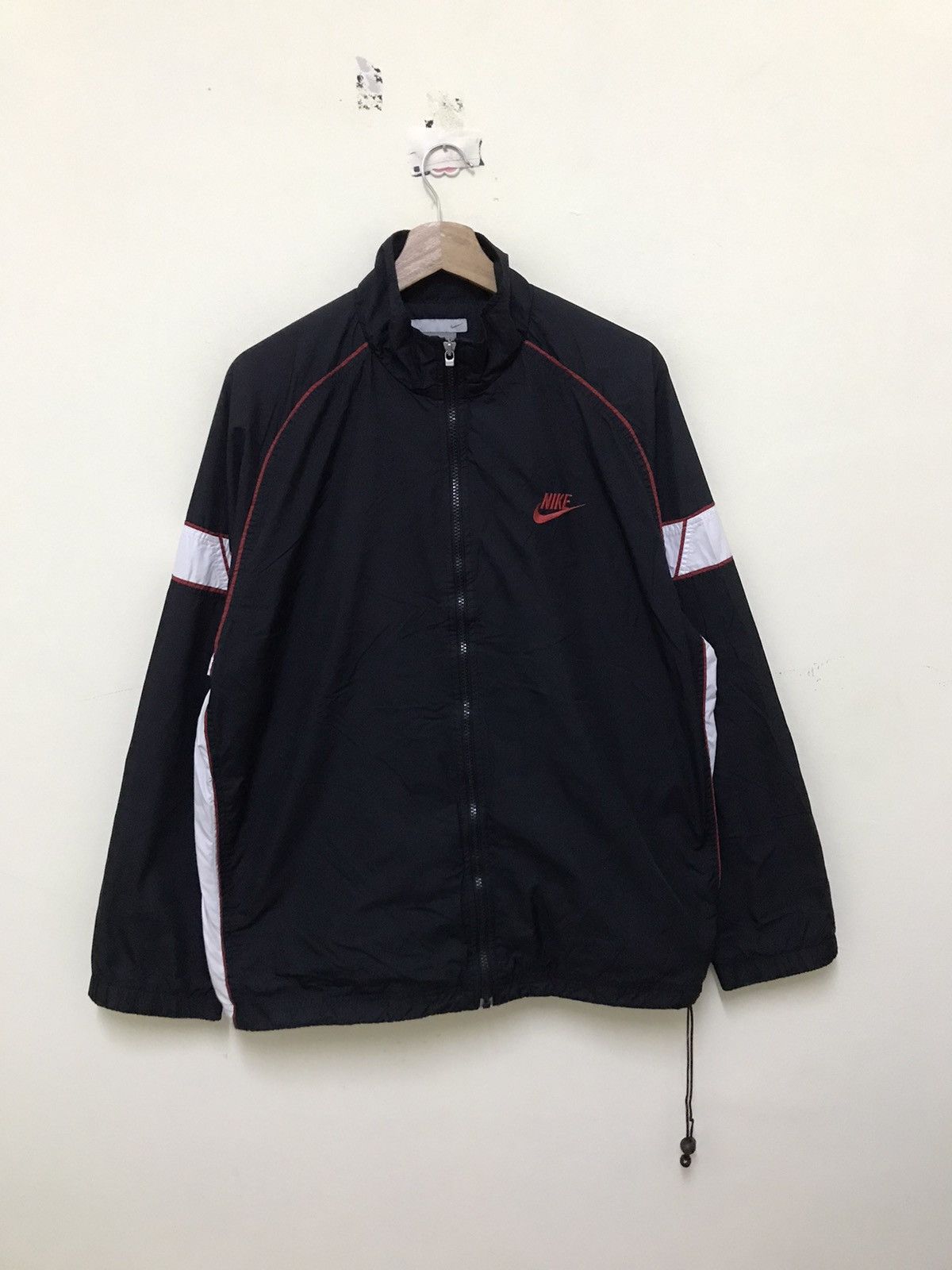 Nike Vintage Nike Swoosh Windbreaker Light Jacket Size US L / EU 52-54 / 3 - 7 Thumbnail