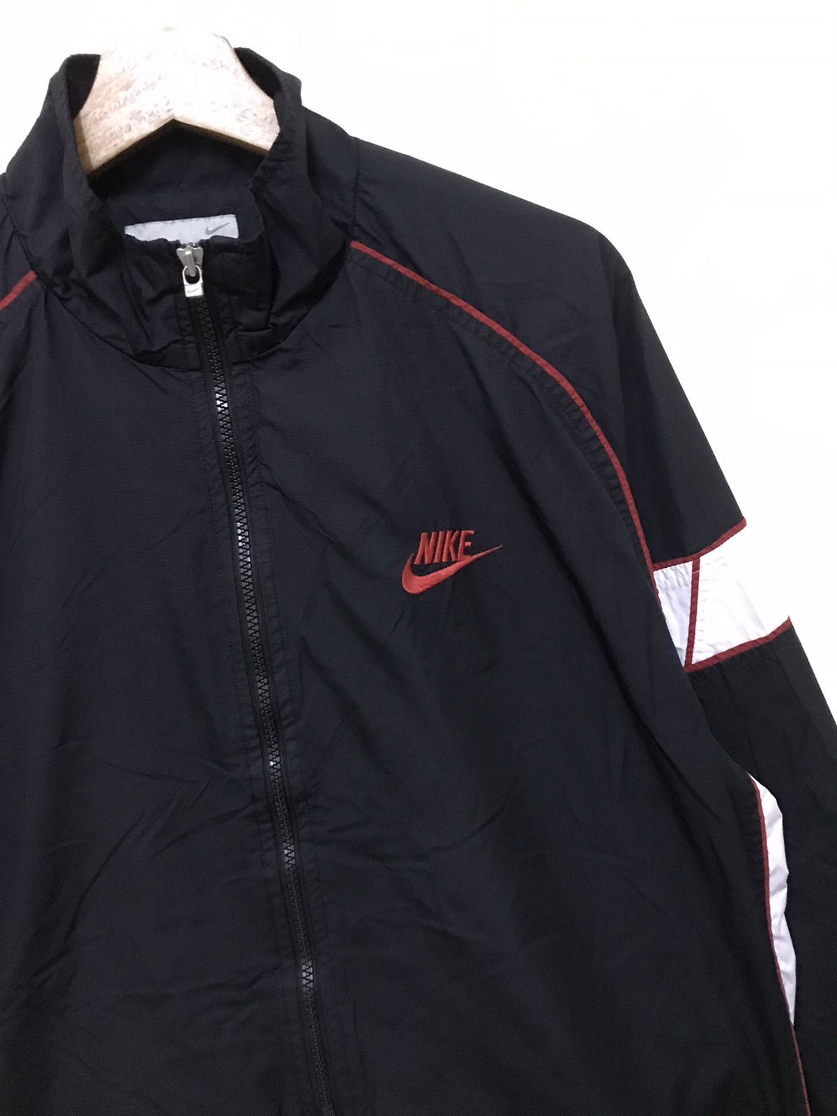 Nike Vintage Nike Swoosh Windbreaker Light Jacket Size US L / EU 52-54 / 3 - 5 Thumbnail