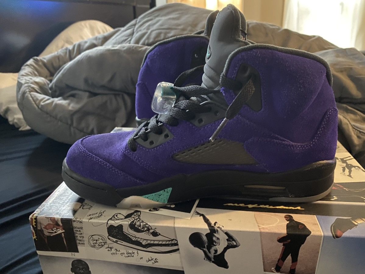 Jordan Brand Jordan 5 Alternate Grape Size US 8.5 / EU 41-42 - 4 Thumbnail