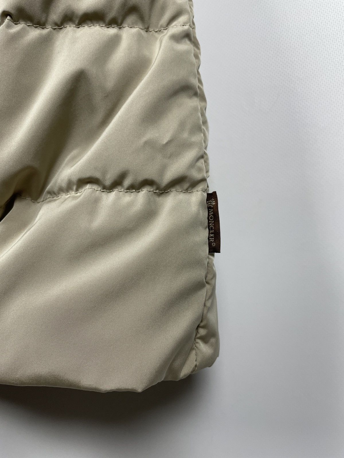 Moncler × Vintage Vintage Moncler Women’s Long Puffer Jacket Size M / US 6-8 / IT 42-44 - 8 Thumbnail