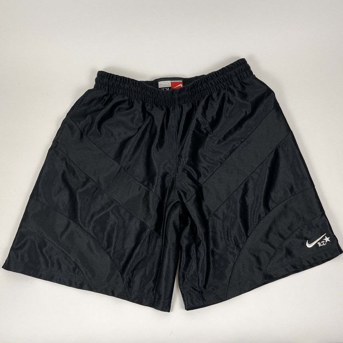 Nike Nike X Riccardo Tisci Basketball Shorts Size US 34 / EU 50 - 1 Thumbnail