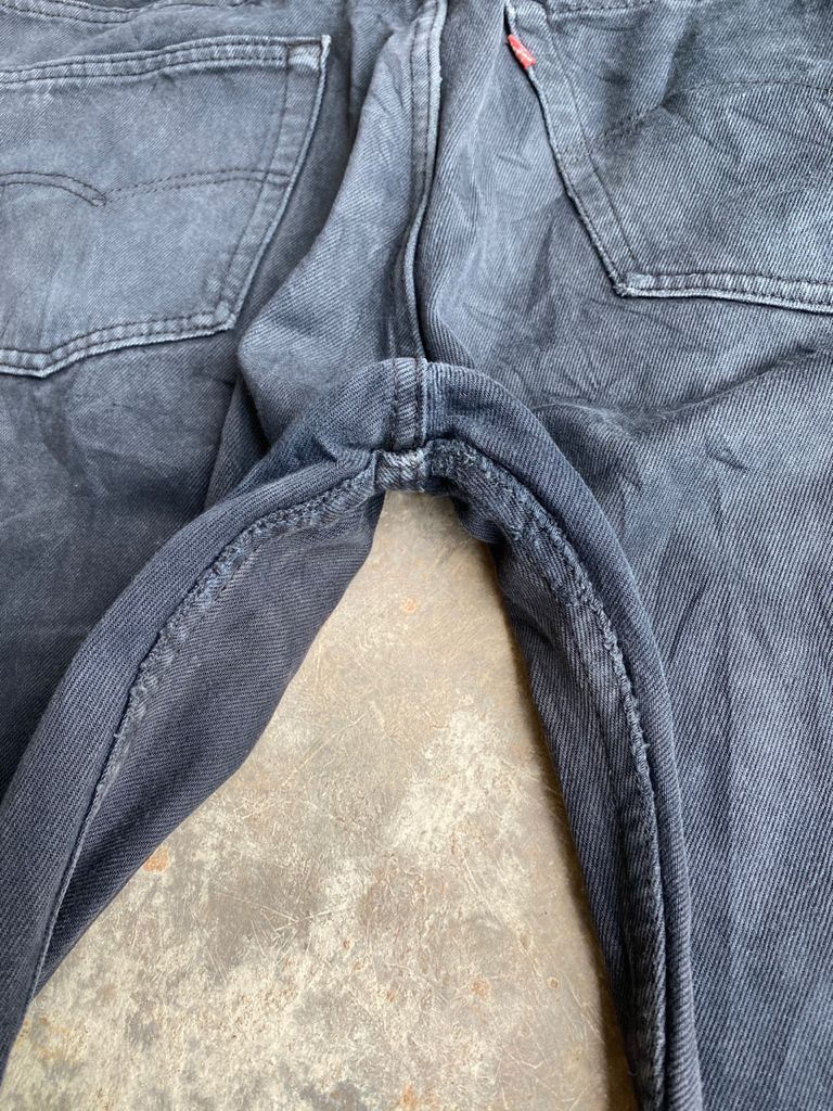 Levi's Vintage Clothing Levi's 501 Vintage Faded Black Jeans Release Hem Size US 37 - 4 Thumbnail