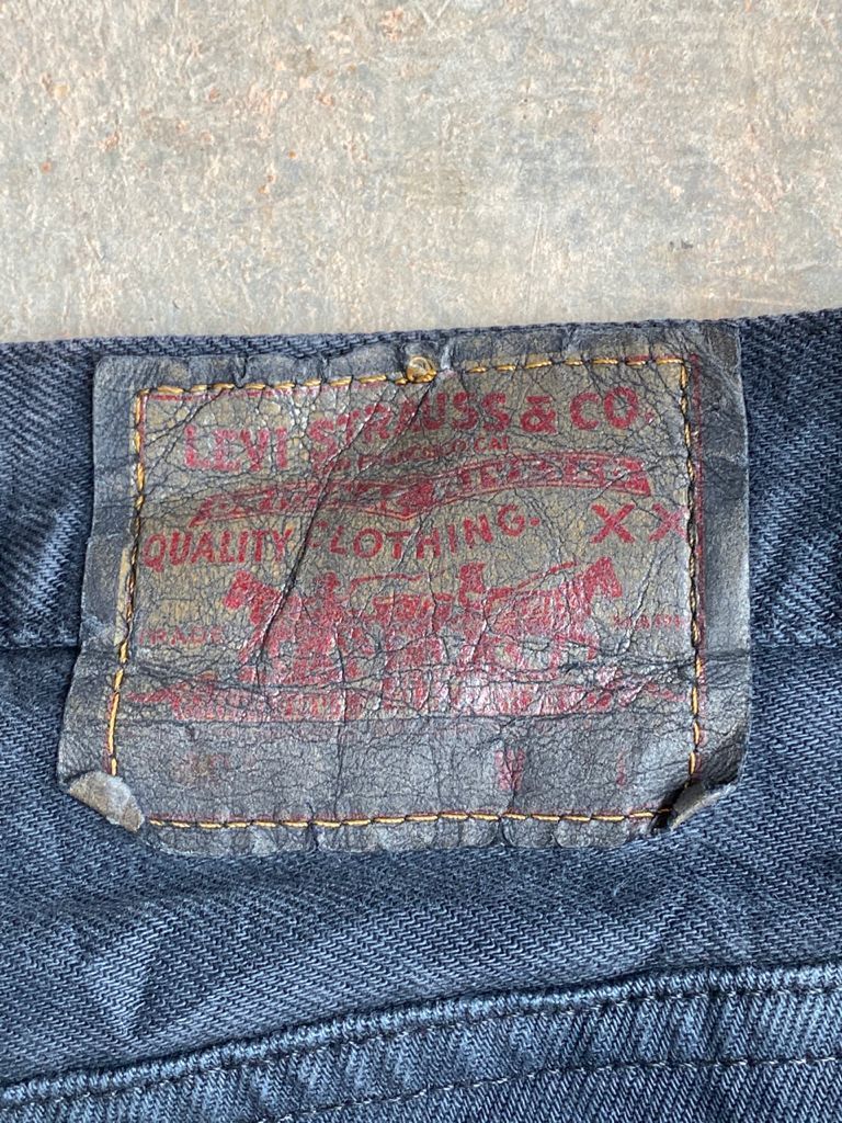 Levi's Vintage Clothing Levi's 501 Vintage Faded Black Jeans Release Hem Size US 37 - 15 Thumbnail