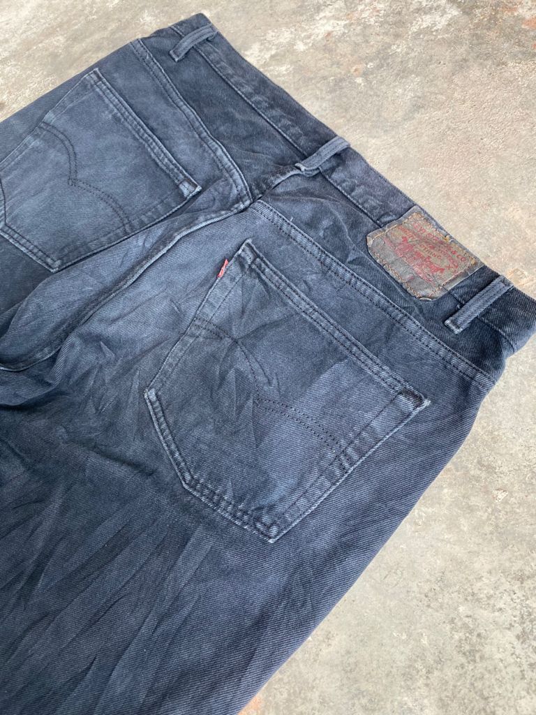Levi's Vintage Clothing Levi's 501 Vintage Faded Black Jeans Release Hem Size US 37 - 14 Thumbnail