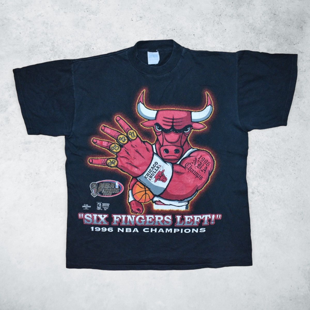 NBA × Vintage Vintage 96 Chicago Bulls Championship T-shirt (XL) Size US XL / EU 56 / 4 - 1 Thumbnail