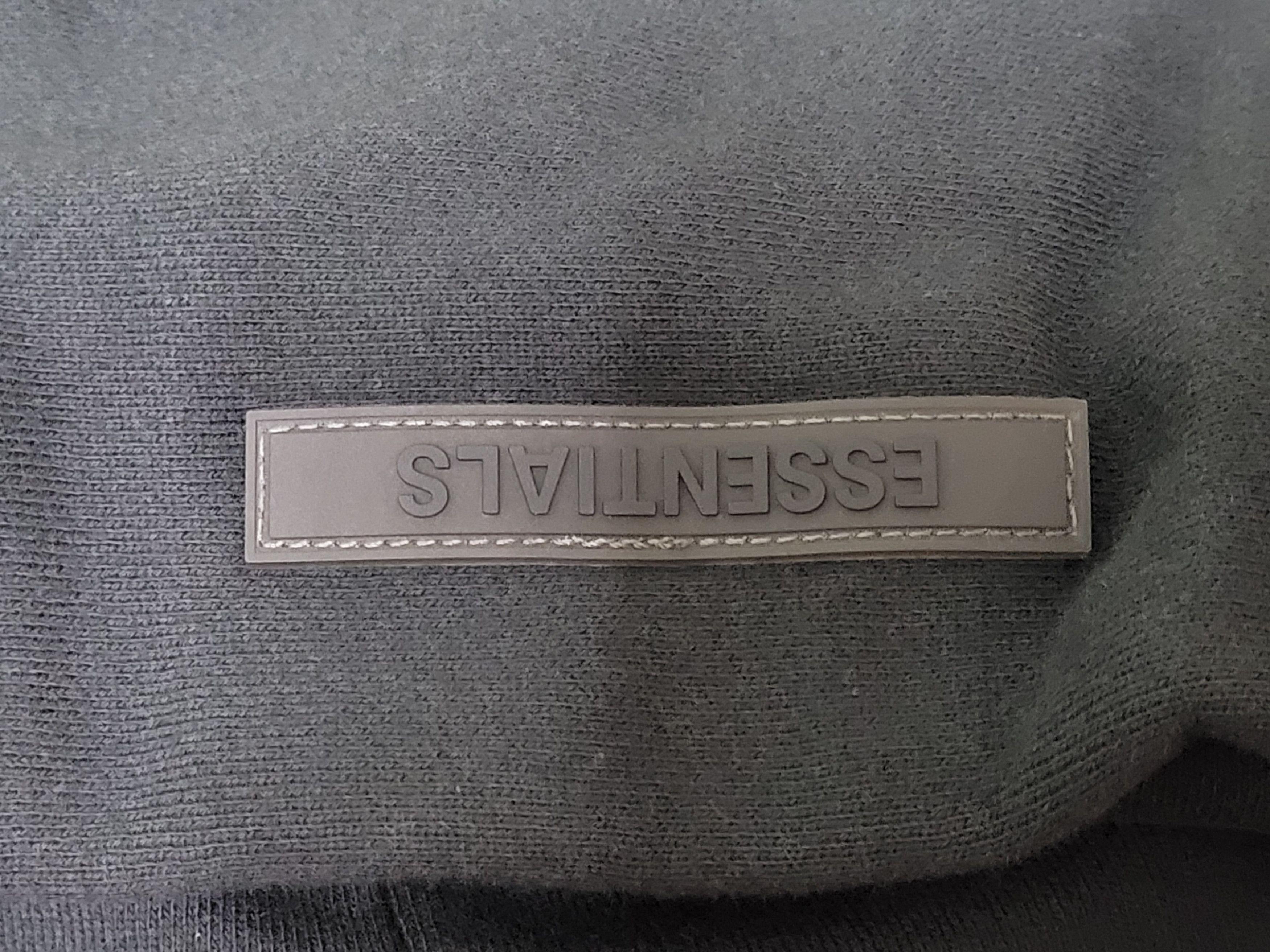 Fear of God Fear OF God Essential hoodie Black Sz M Size US M / EU 48-50 / 2 - 9 Thumbnail