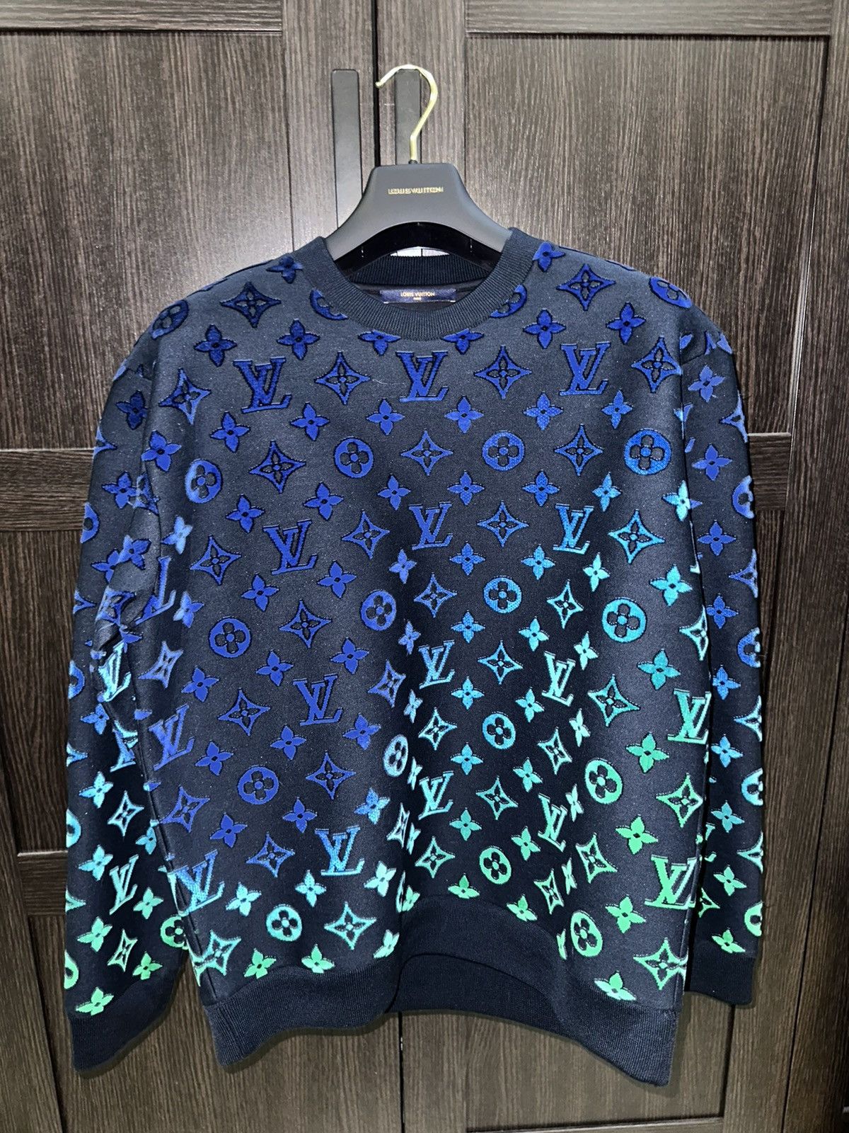 Louis Vuitton Gradient Monogram Sweatshirt, Men's Fashion, Tops