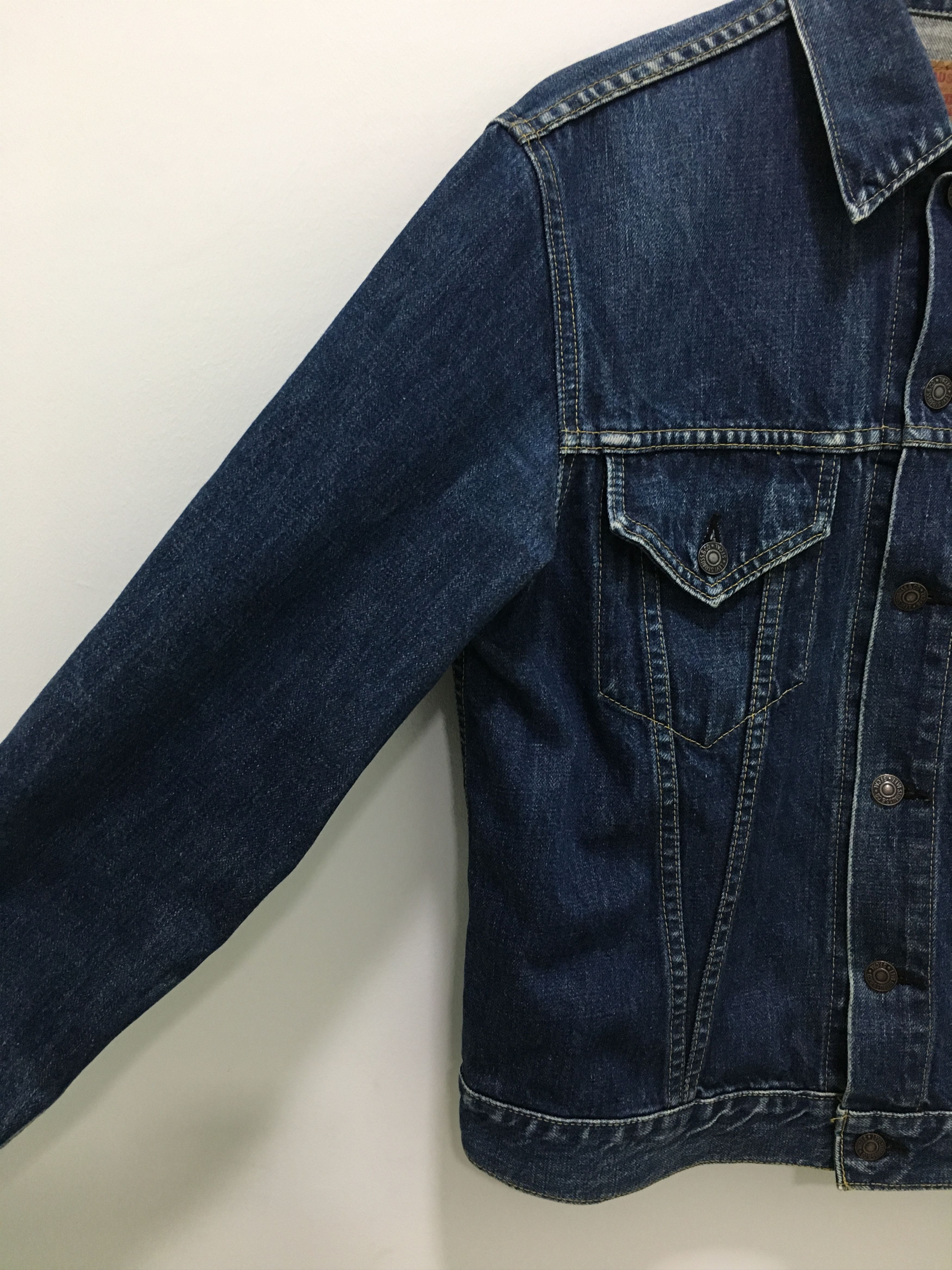 LVC Vintage 90s Japan Levi’s Trucker Denim Jacket 71557 Model Size US M / EU 48-50 / 2 - 5 Thumbnail