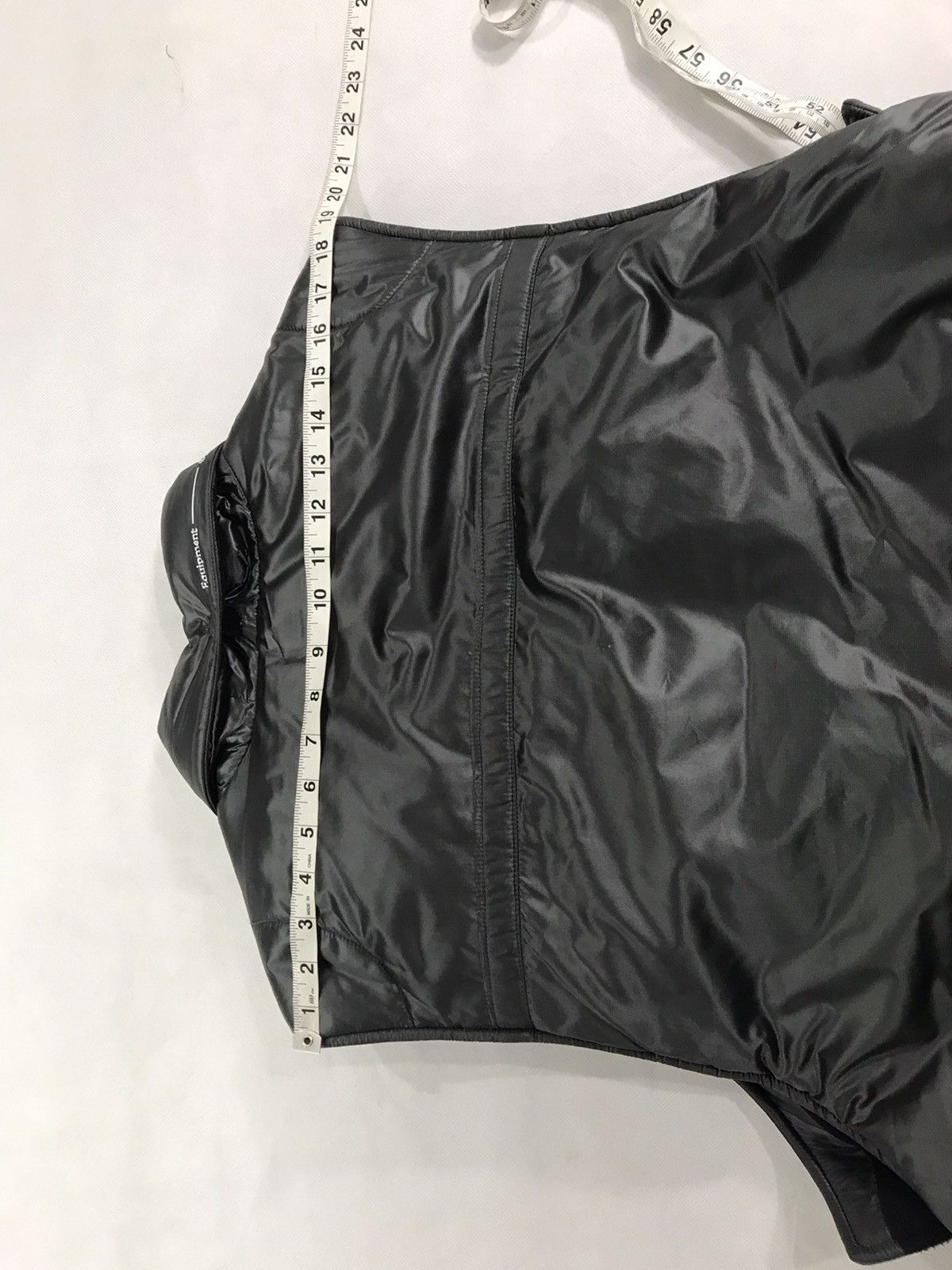Off-White Off-White arrows print pudded vest. XL. $1710 Size US XL / EU 56 / 4 - 11 Thumbnail