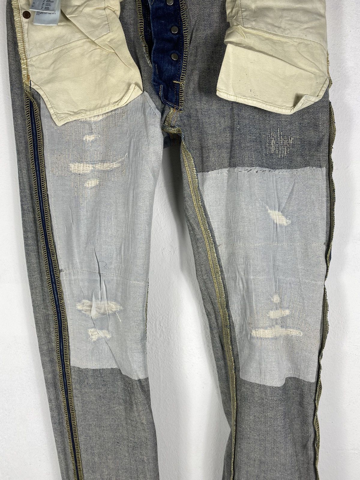 Uniqlo Distressed Denim By Uniqlo Size US 33 - 13 Thumbnail