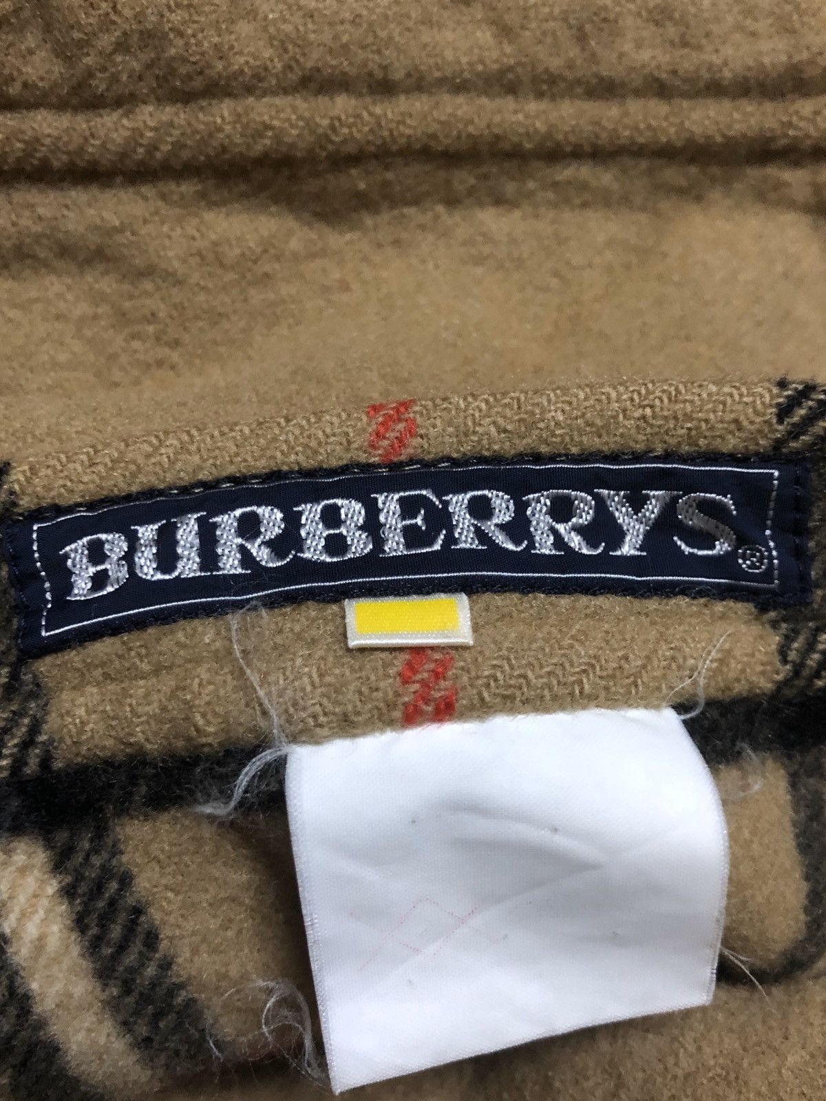Burberry ❄️WINTER SALE❄️ICONIC NOVA CHECK BURBERRY WOOL REVERSIBLE Size US M / EU 48-50 / 2 - 8 Thumbnail