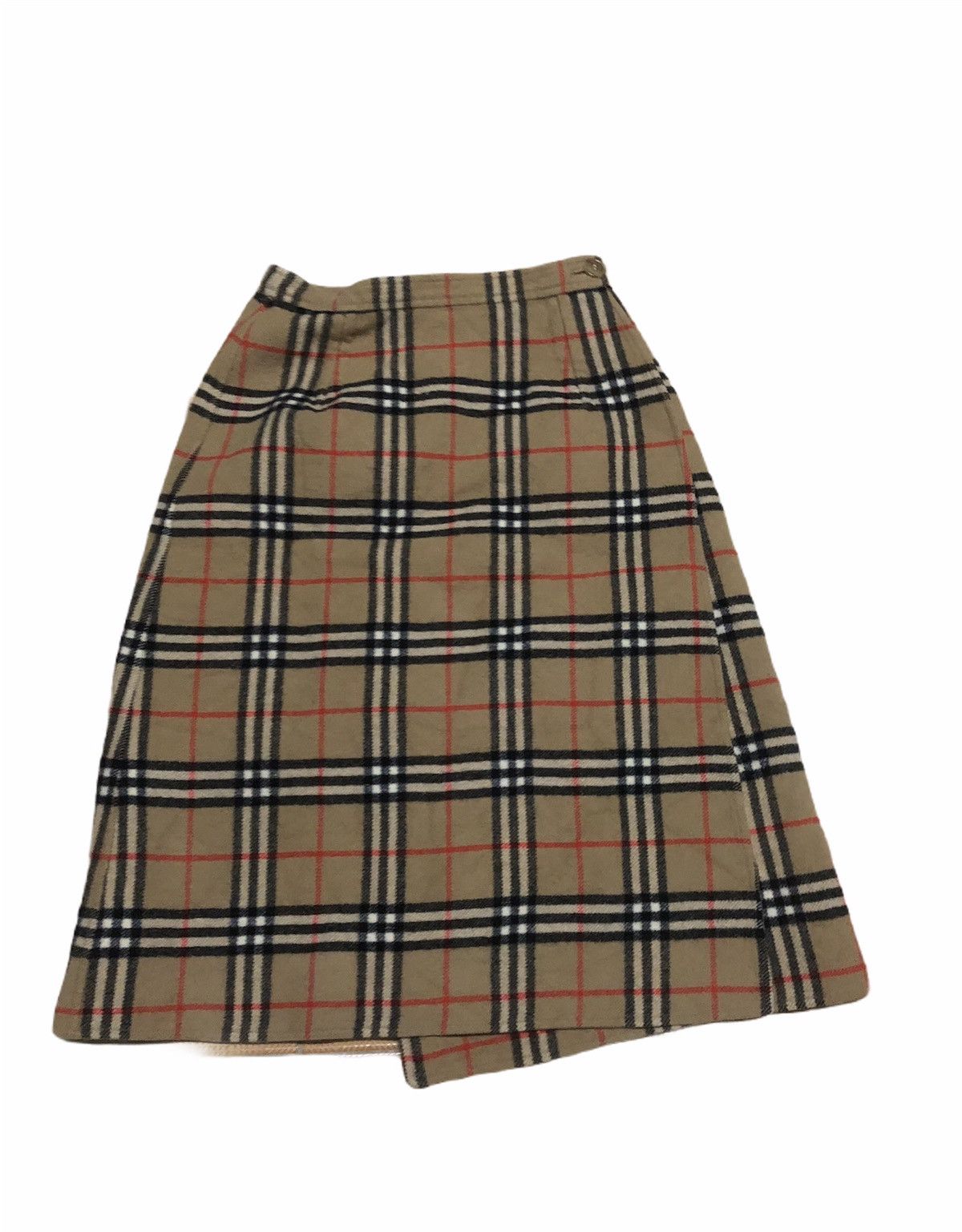 Burberry ❄️WINTER SALE❄️ICONIC NOVA CHECK BURBERRY WOOL REVERSIBLE Size US M / EU 48-50 / 2 - 3 Thumbnail