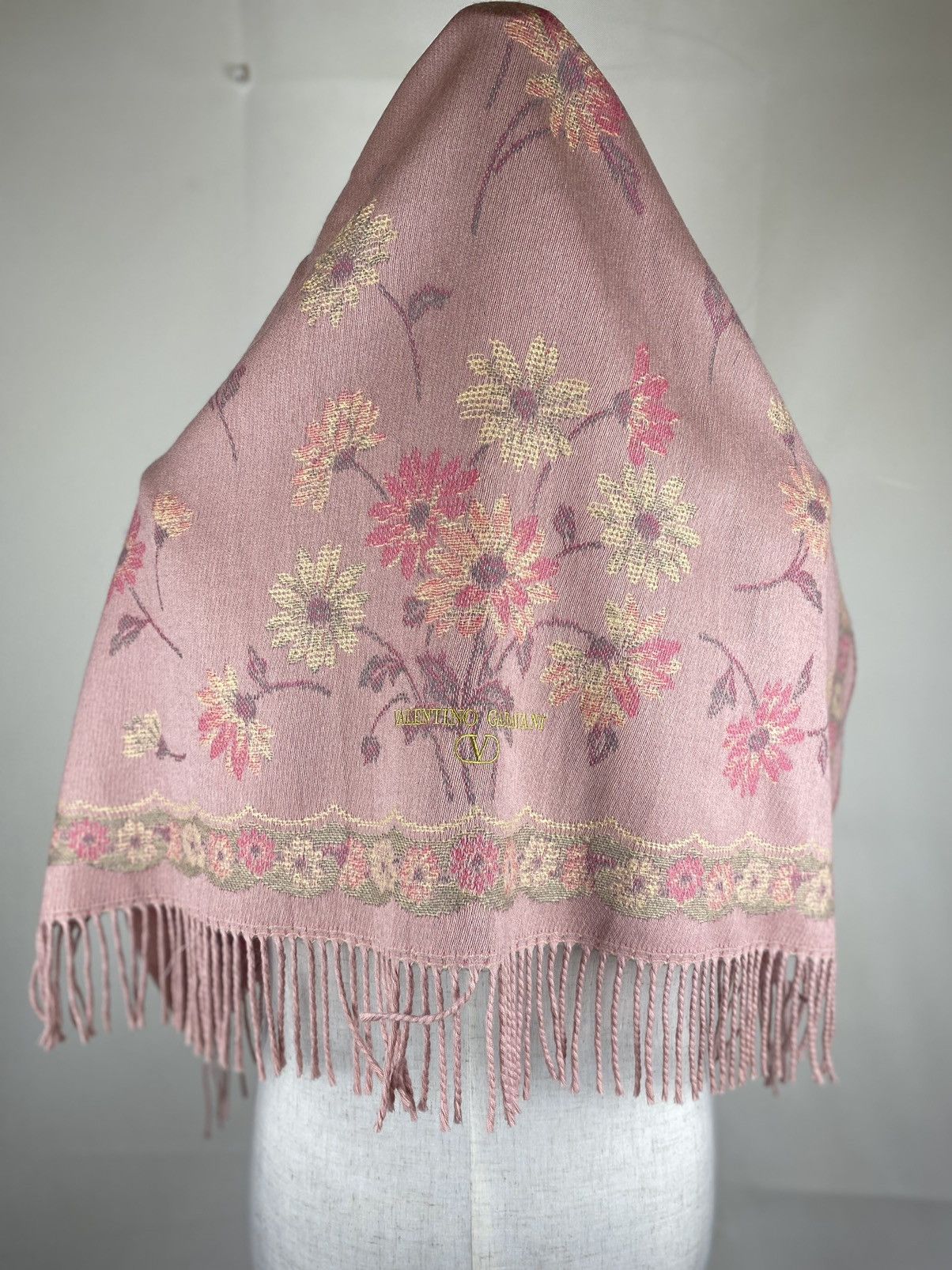 Vintage Vintage Valentino Garavani Scarf Muffler Size ONE SIZE - 1 Thumbnail