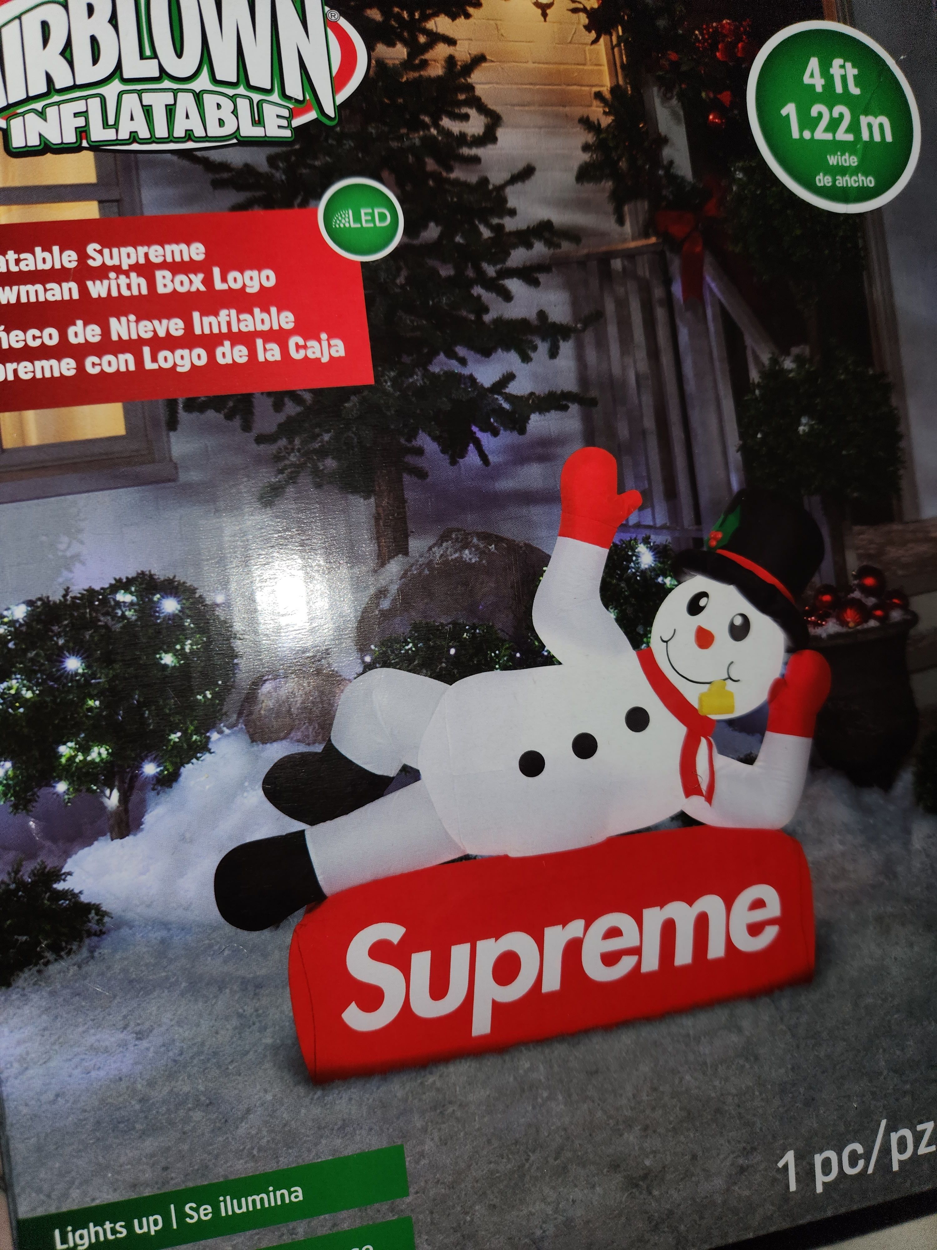 【新品】Supreme Snowman Snowglobe Supreme Snowman Snowglobe FW21 IN HAND READY TO SHIP Free