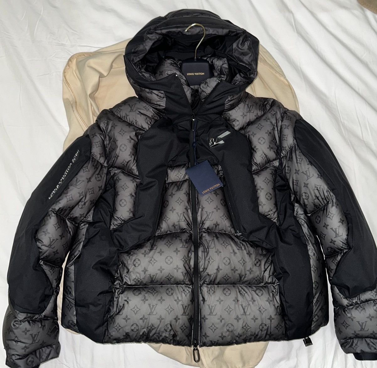 Louis Vuitton Louis Vuitton 2054 Heat Reactive Puffer Jacket | Grailed