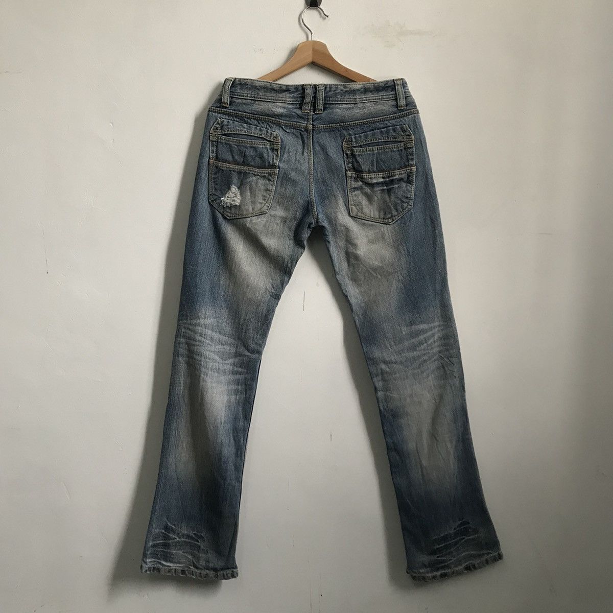 HIDEAWAYS Hideways Flare Distressed Denim Jeans Size US 31 - 5 Thumbnail